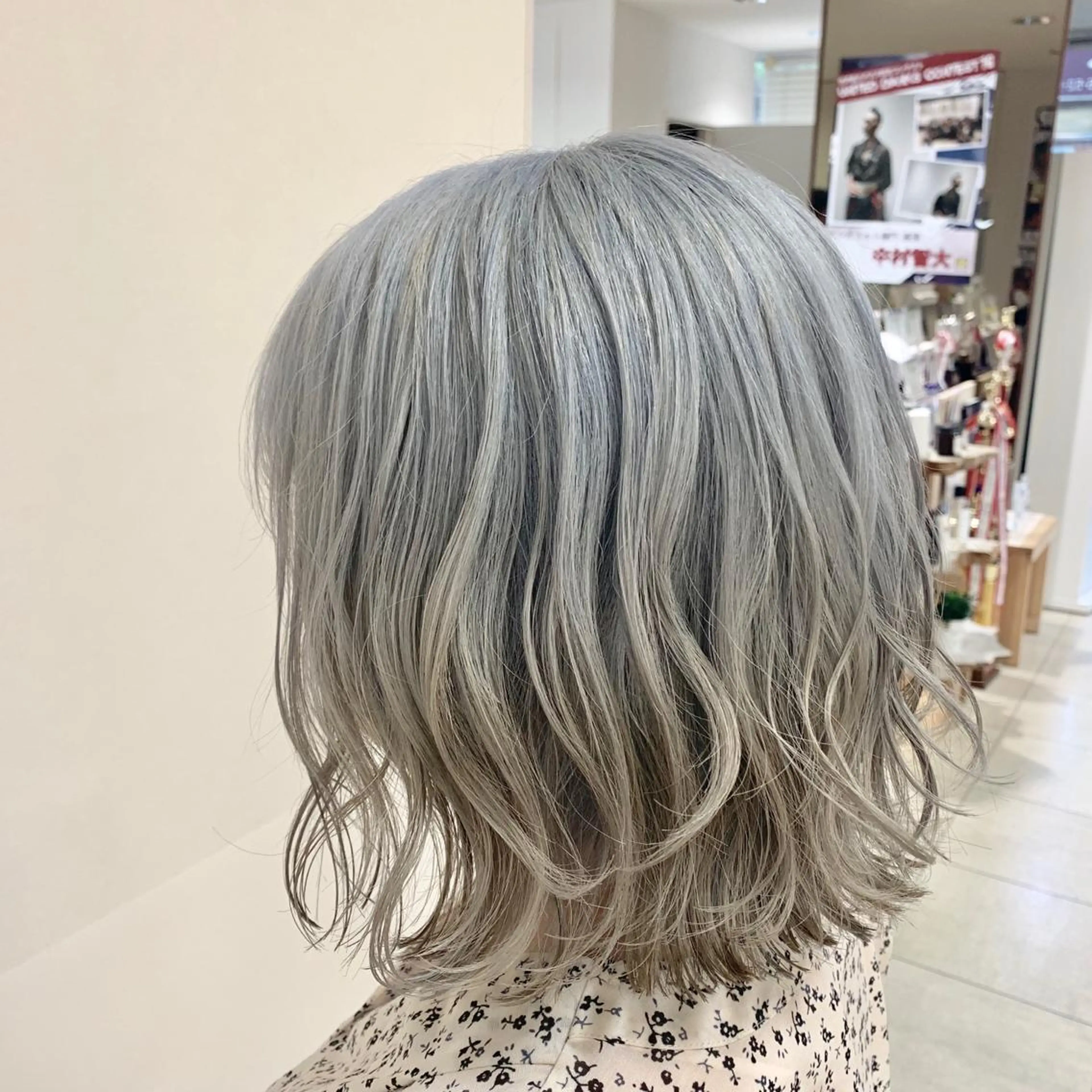 ミディアム カラー ヘアアレンジ ヘアカラー トリートメント 【Sweep】おじま のぞみのヘアスタイル