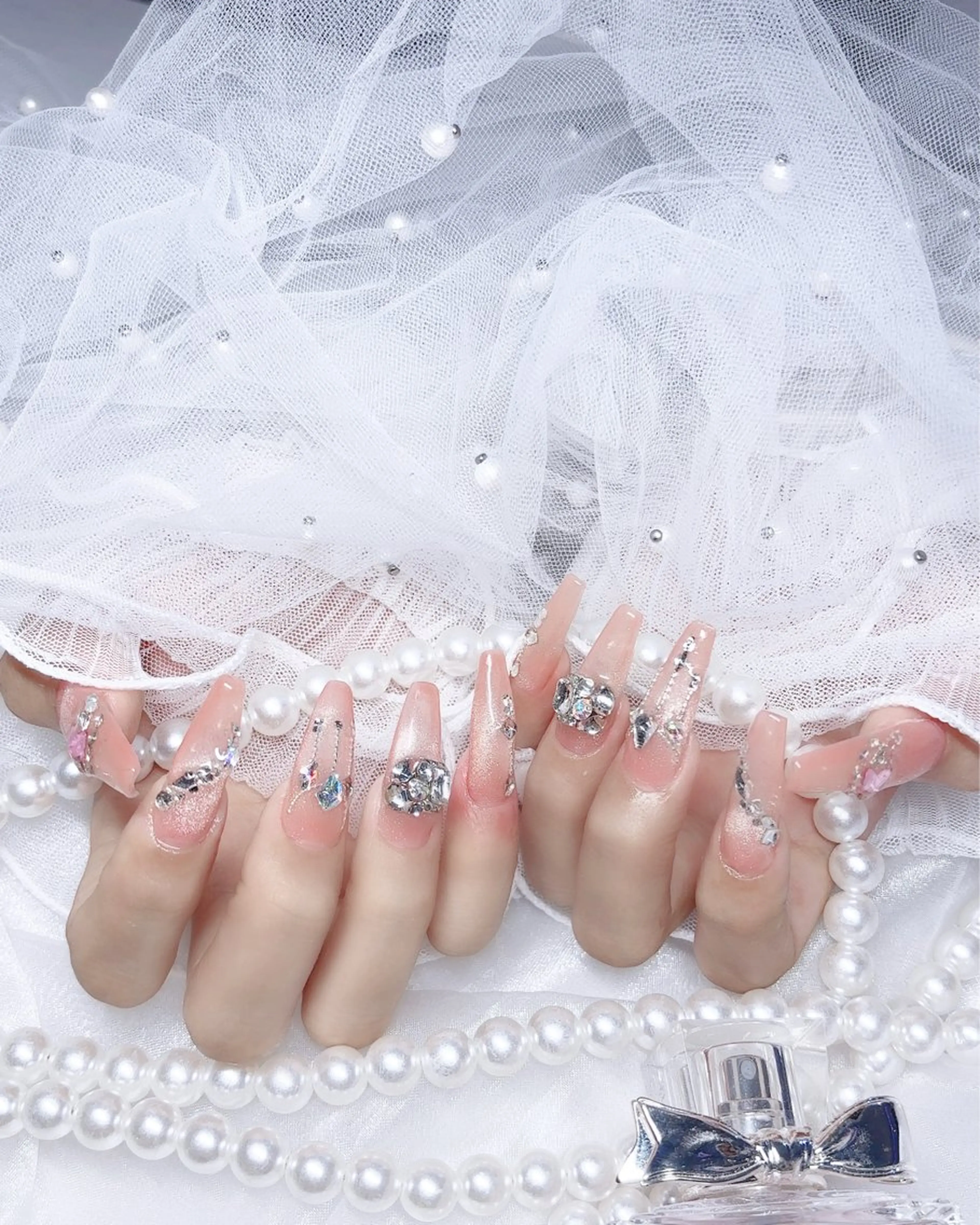 ネイル オーロラネイル 成人式 フットネイル 韓国ネイル ロングネイル Yudia🦋 azuのネイルデザイン