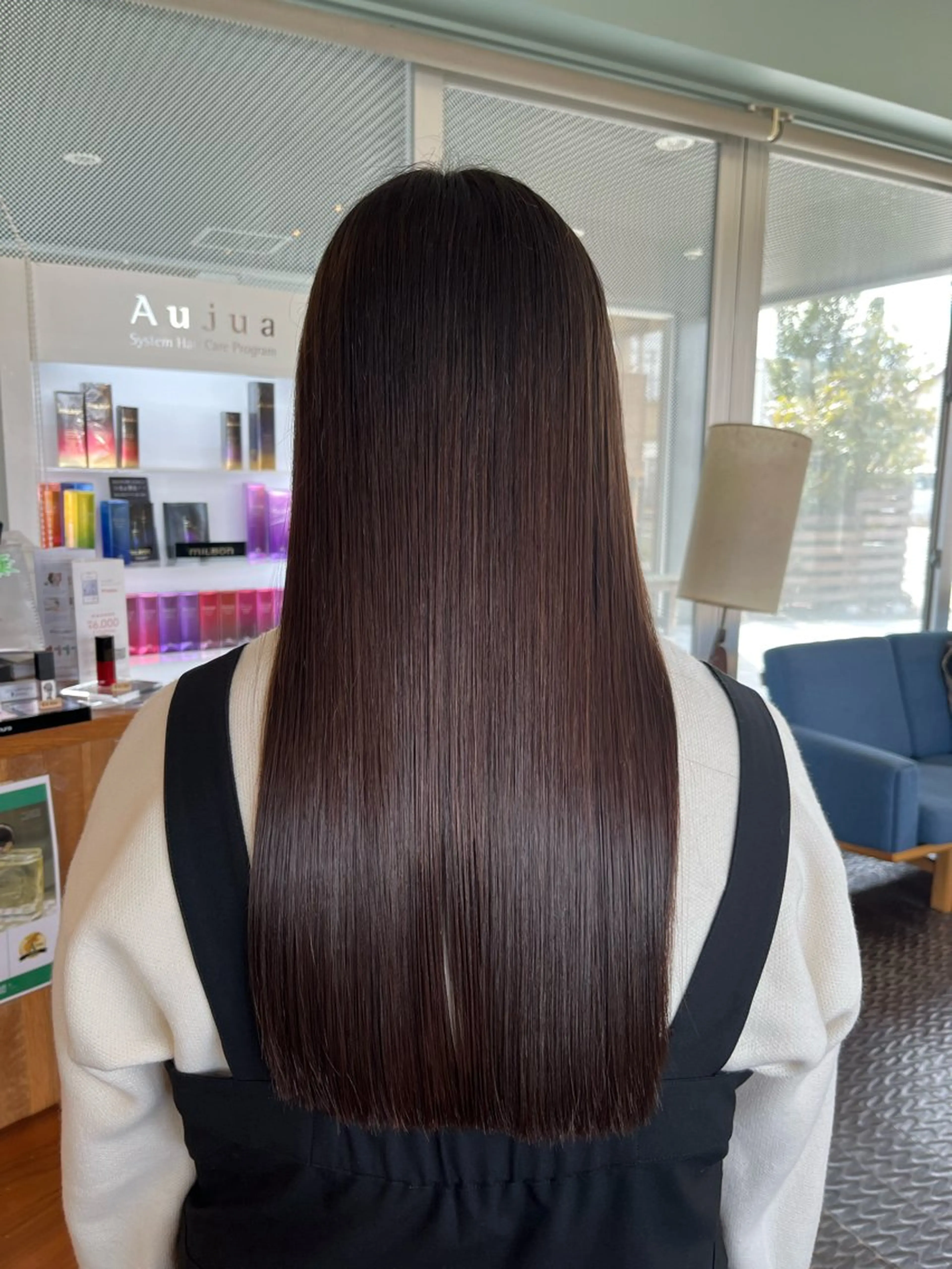 ロング カット 長南 やよいのヘアスタイル