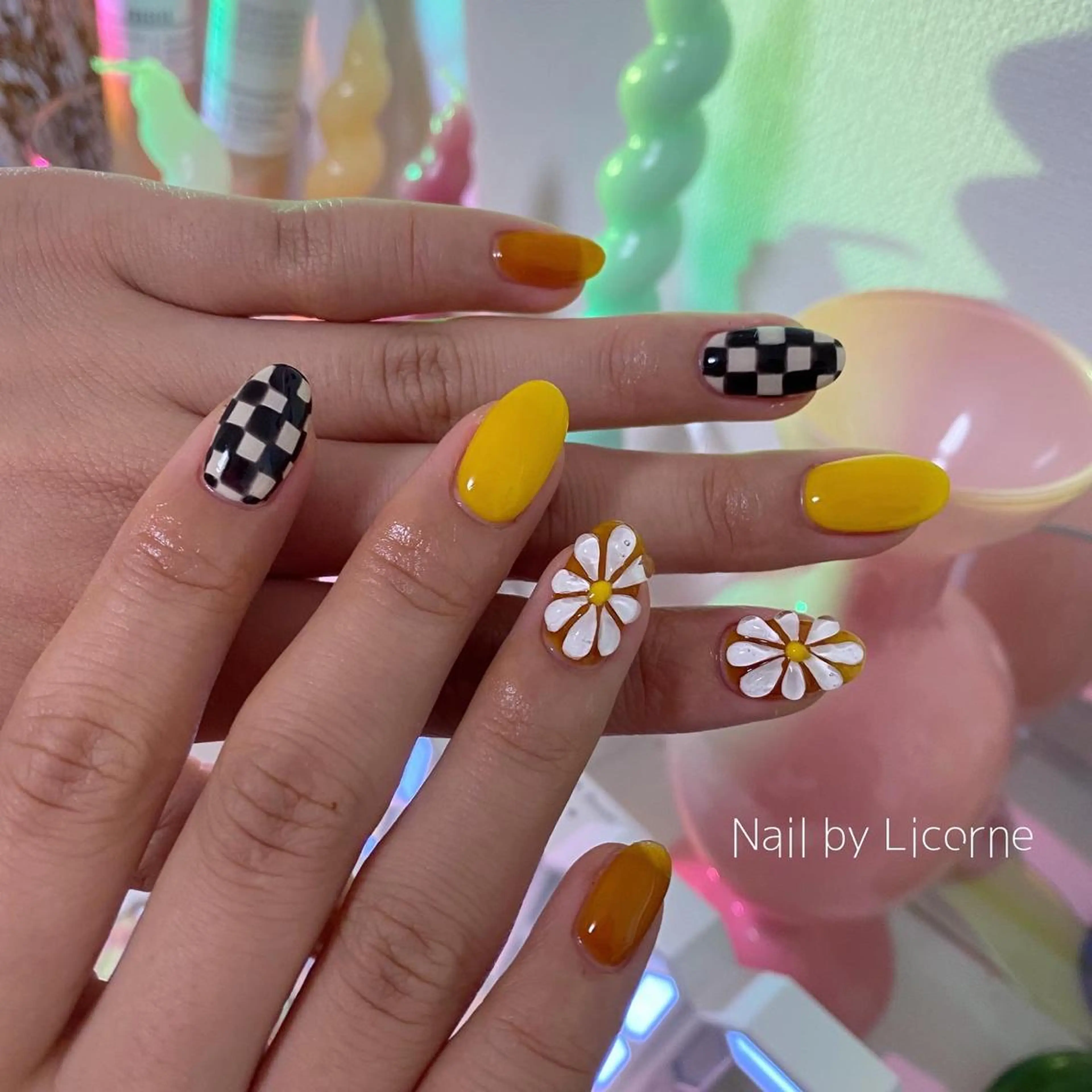 🐥オフなし【DESIGN COURSE】手描きアート(パーツ、シール含む)両手5本まで、他の5本はワンカラー。の写真