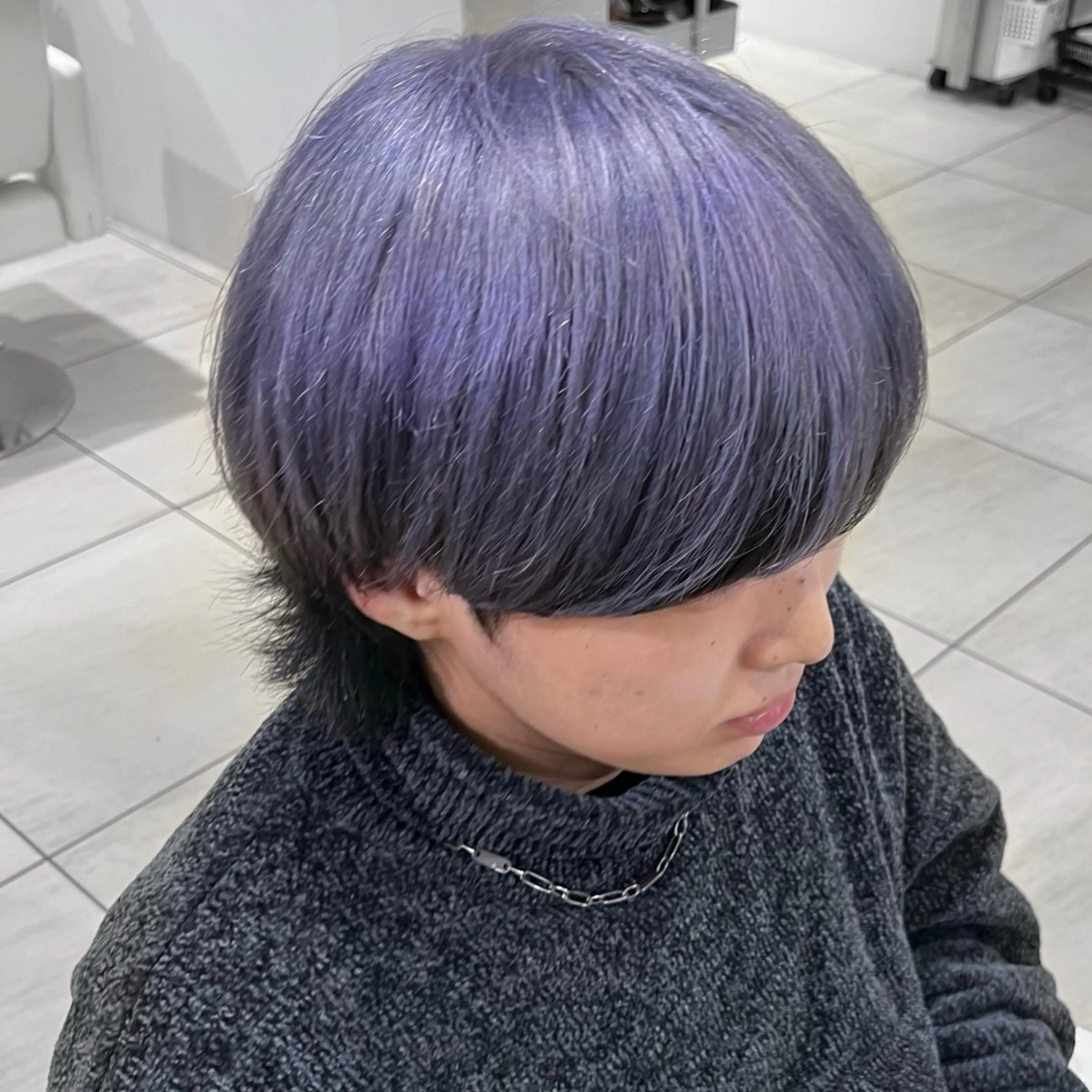 カラー メンズ ヘアカラー ハイトーン×推し カラー💫Miyuのヘアスタイル