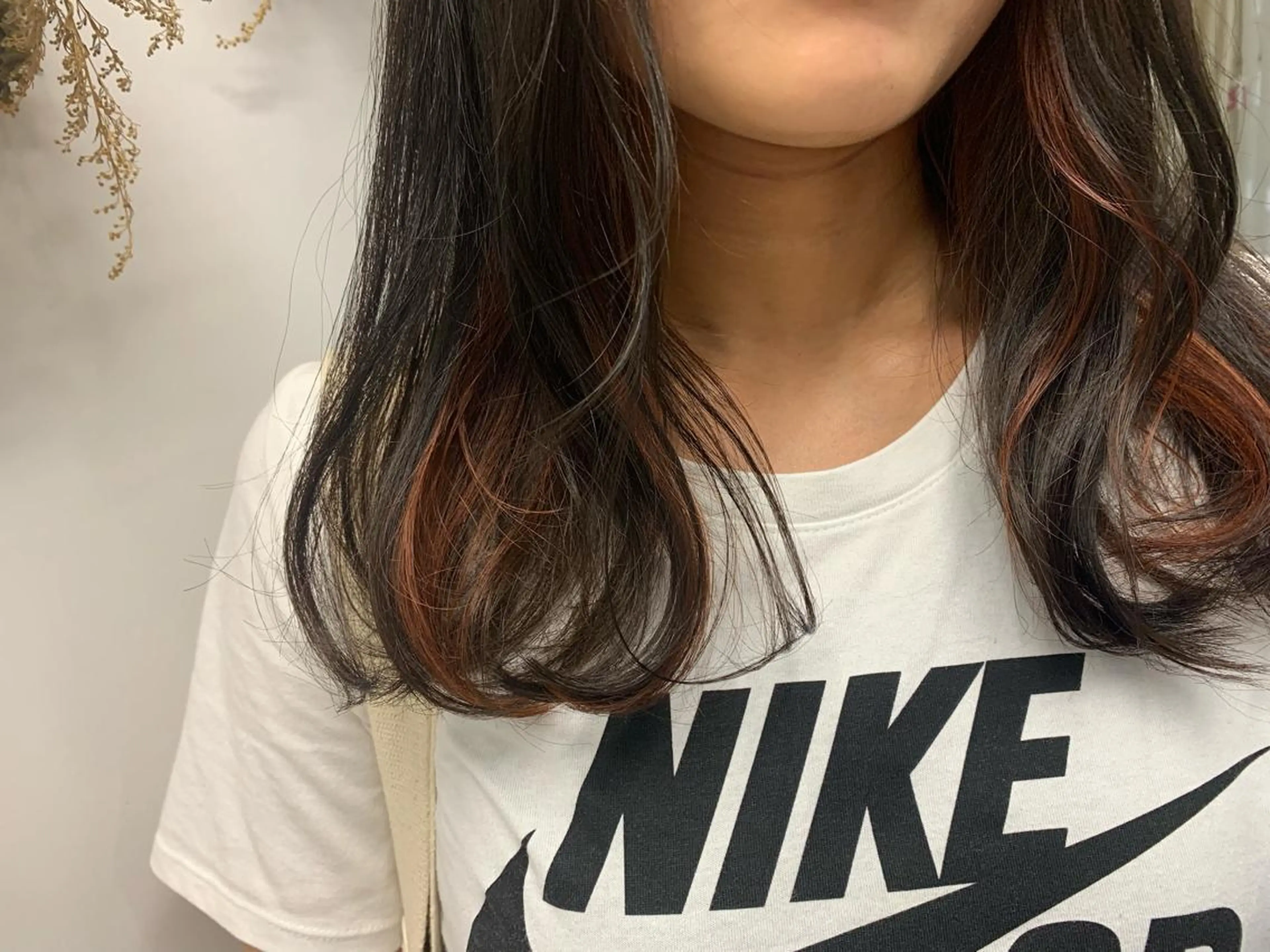 セミロング カラー ダークグレー ダークグレージュ グレージュ インナーカラー ヘアカラー トリートメント newi 京橋 【yuuki】のヘアスタイル