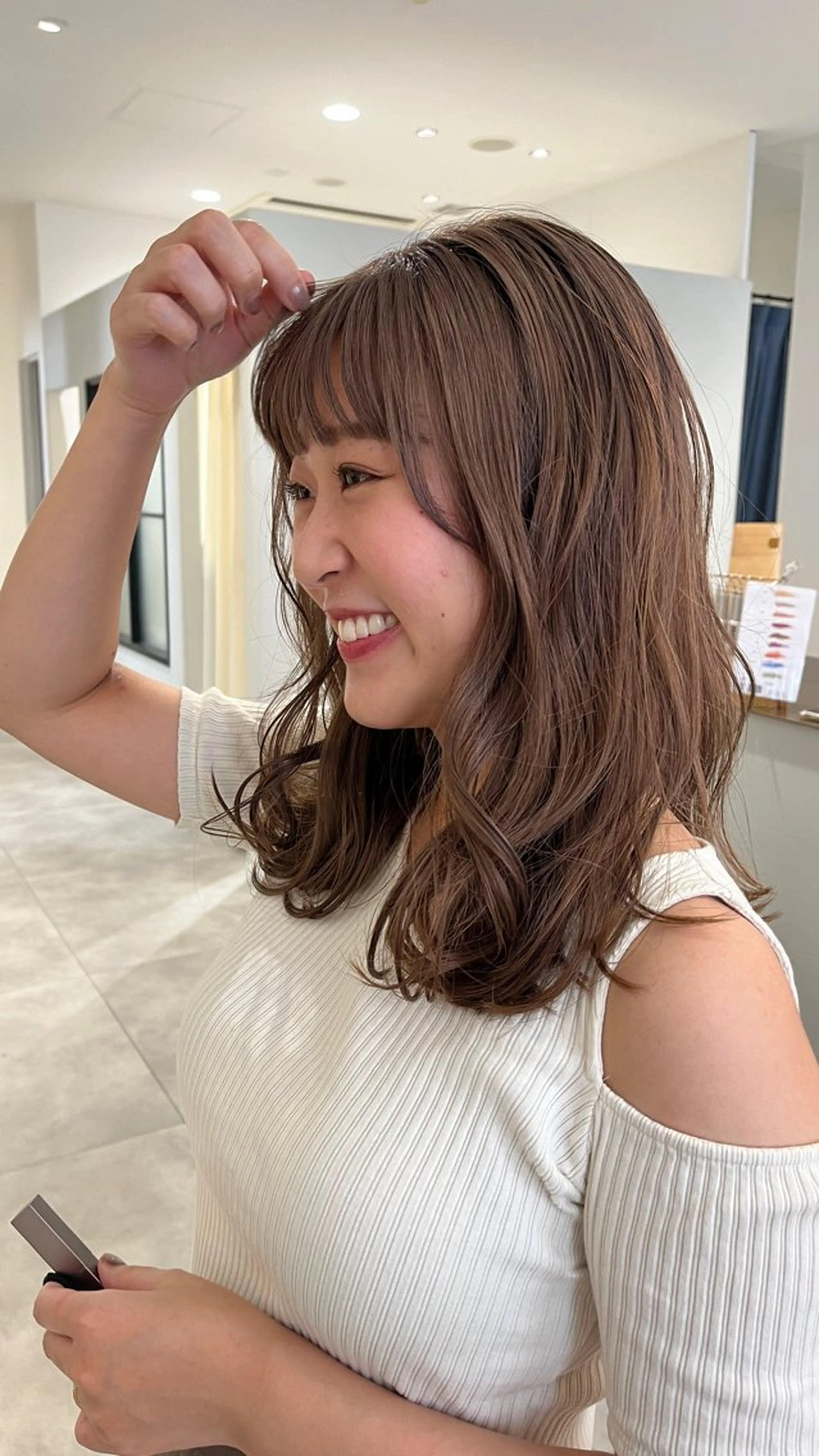 ミディアム カラー 似合わせ/レイヤー/ ボブ/西島 絢香のヘアスタイル