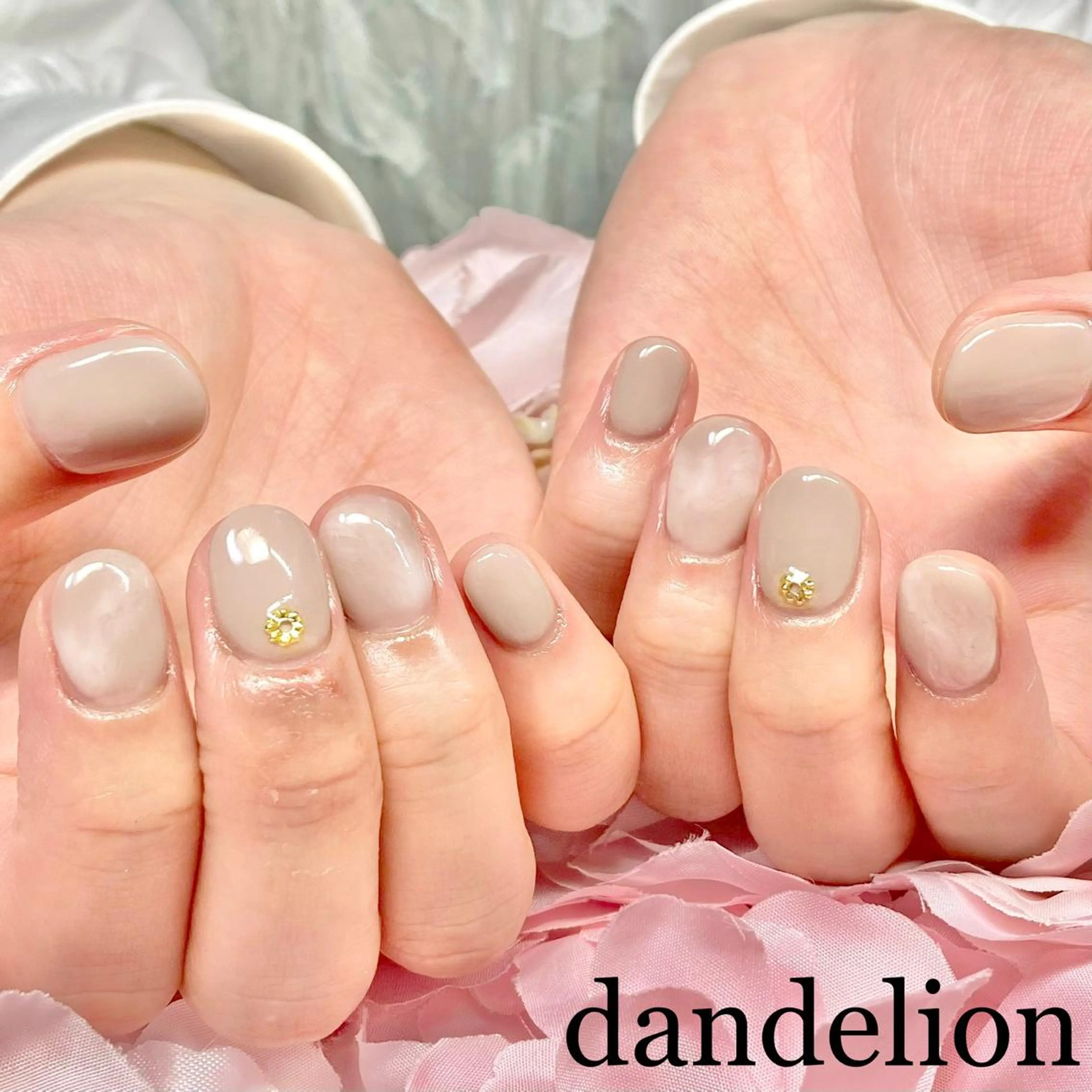 ネイル ハンドネイル ハンドケア dandelion ダンデライオンのネイルデザイン