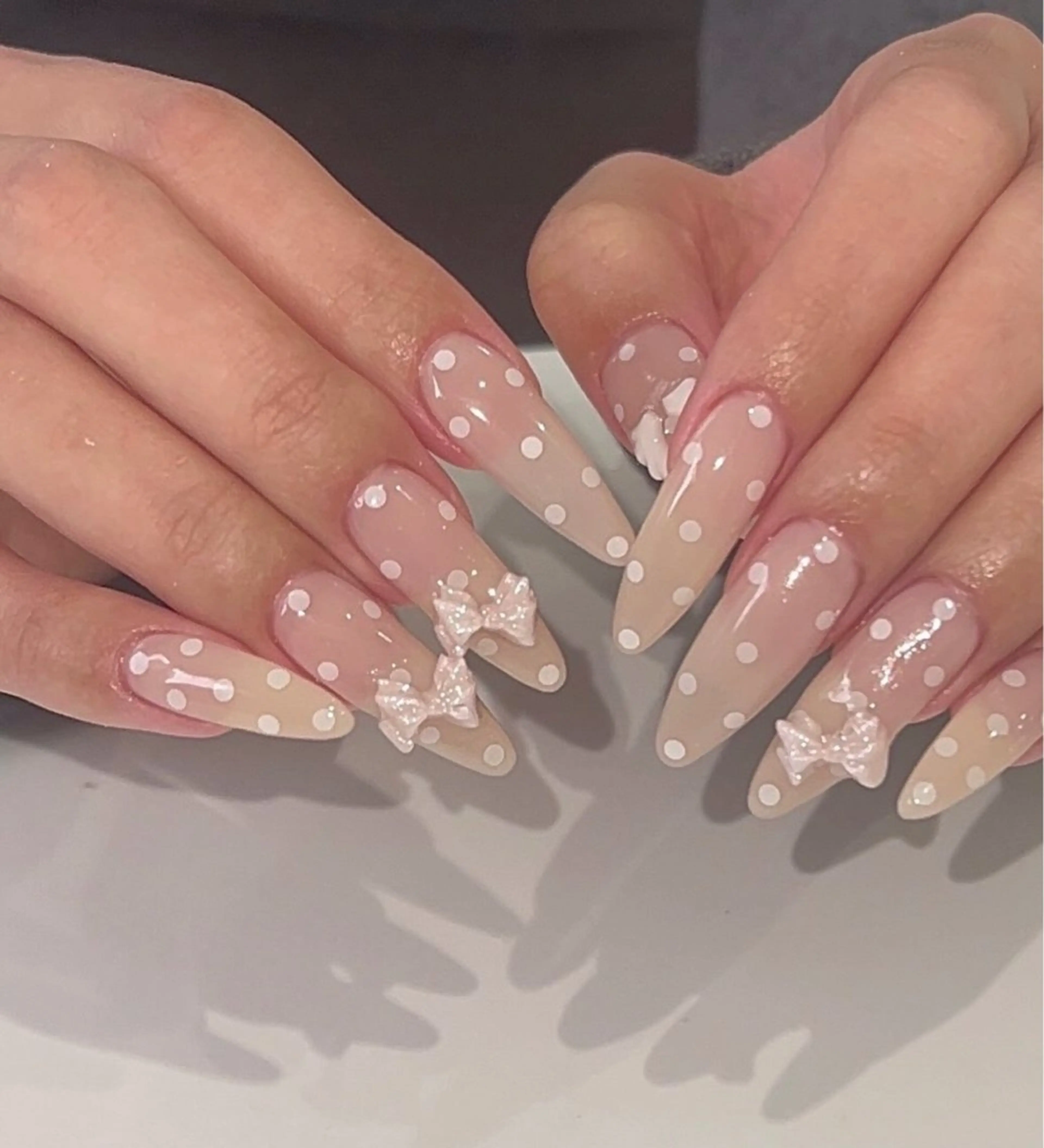 ネイル 長さ出し グラデーション キラキラネイル 韓国ネイル ラメ(グリッター) ハンドネイル ハンドケア Chisa Nail Studio所属・チ サのネイルデザイン