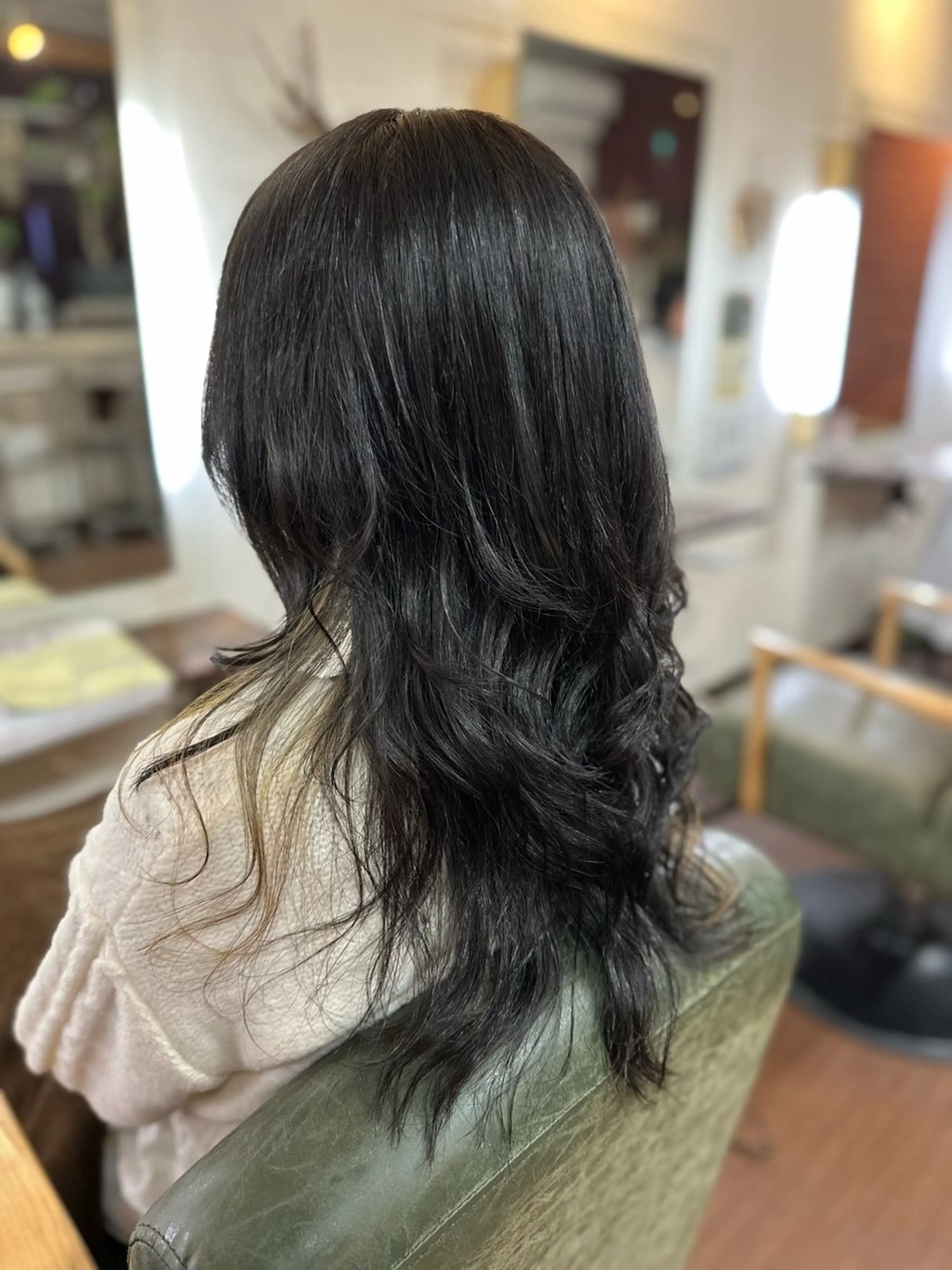 セミロング カラー 黒髪 インナーカラー インナーカラー指名 No.1菊池柊真のヘアスタイル