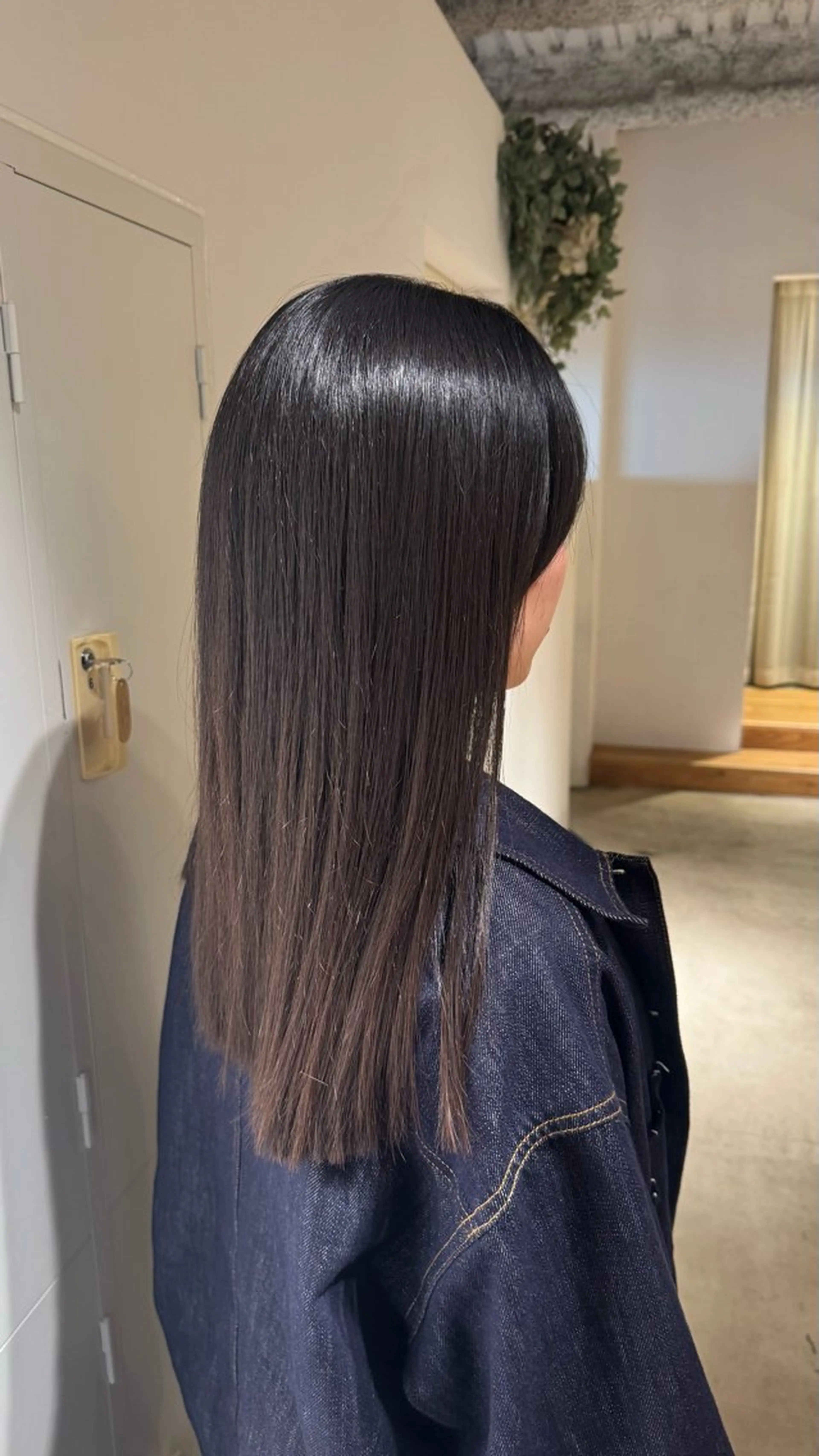 ロング 山根 里緒のヘアスタイル