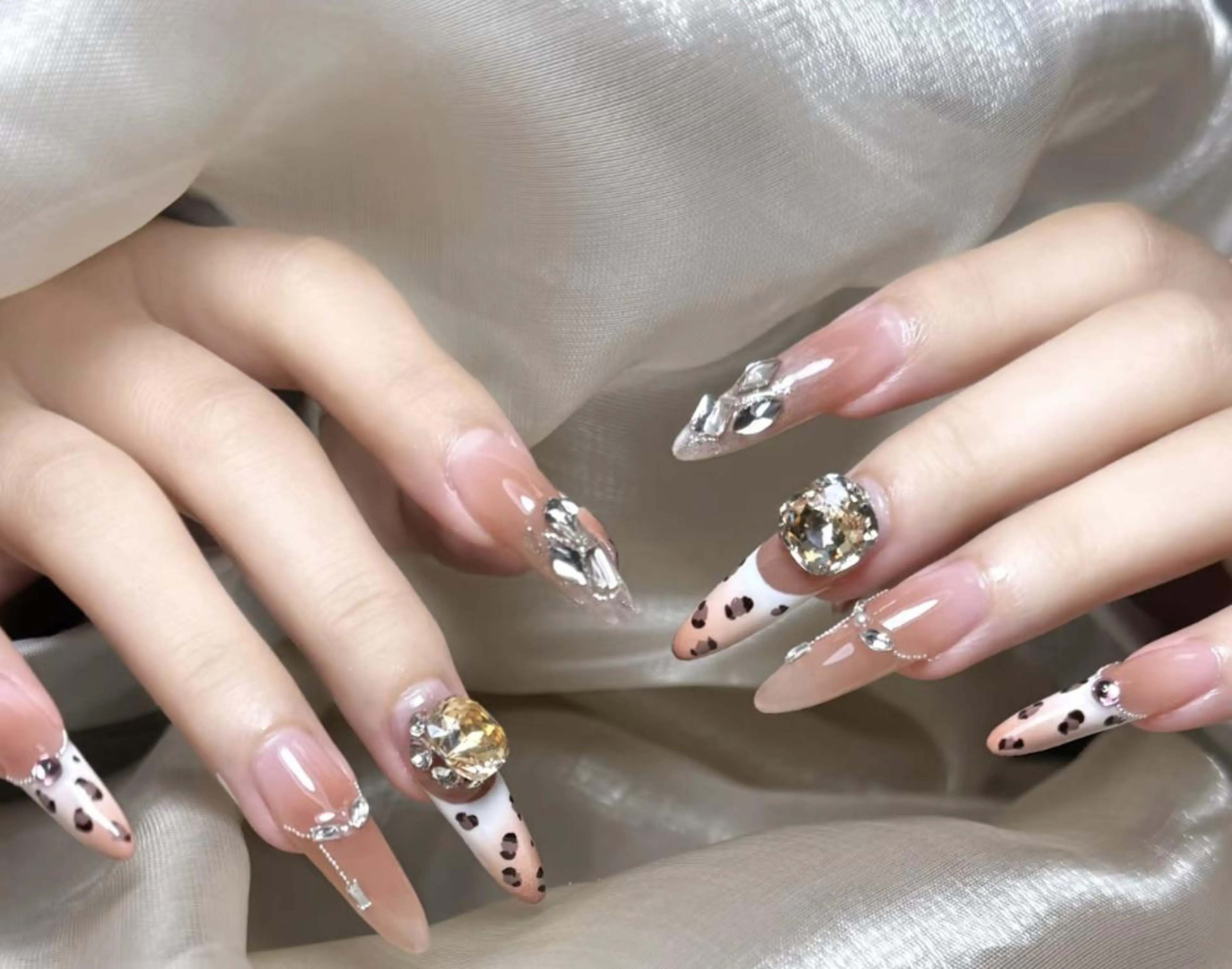 ネイル ハンドネイル Pure&Rich Nailのネイルデザイン