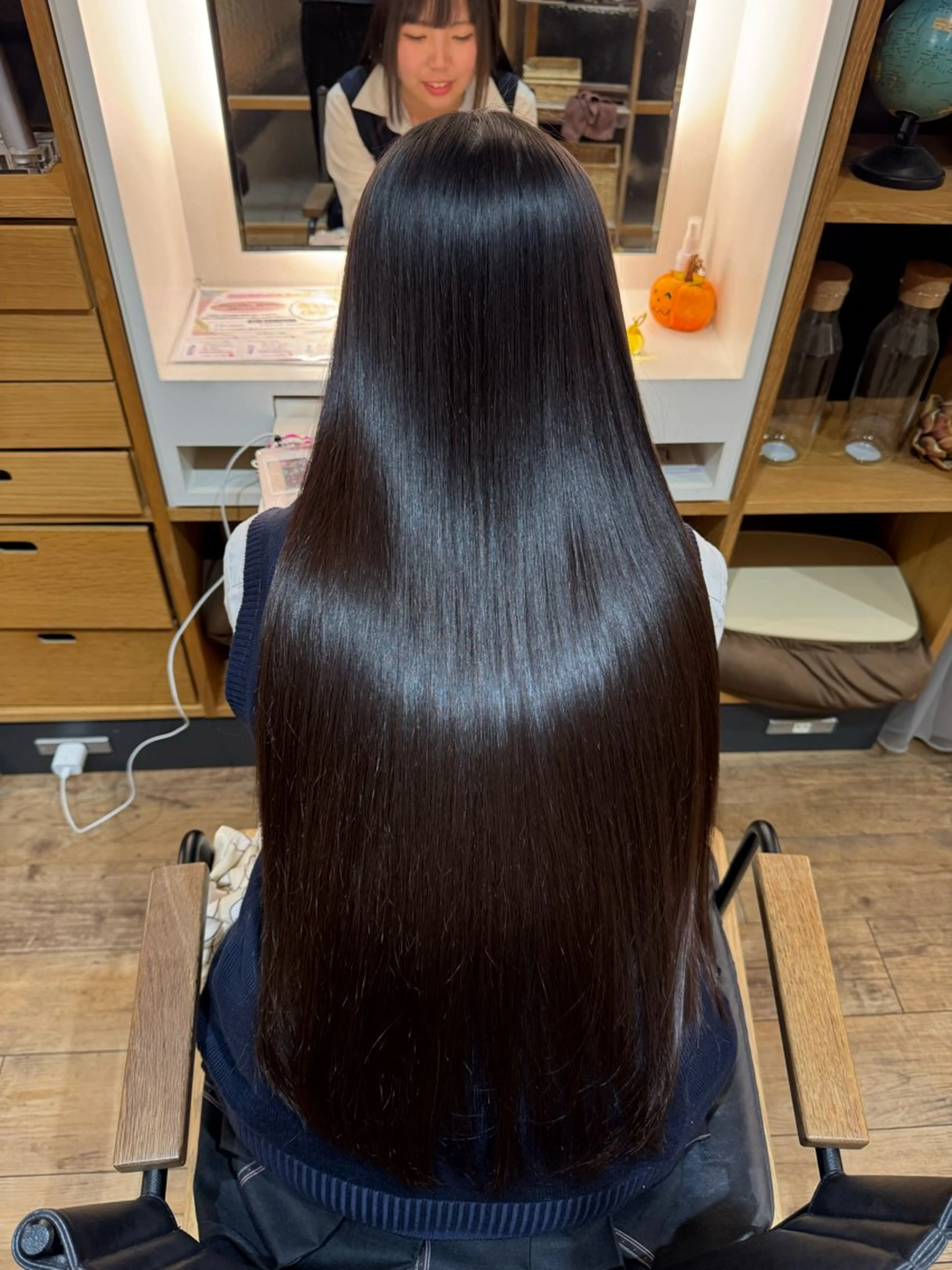 セミロング カット 縮毛矯正 トリートメント afloatkobe所属・美髪/髪質改善 川口凌弥のヘアスタイル