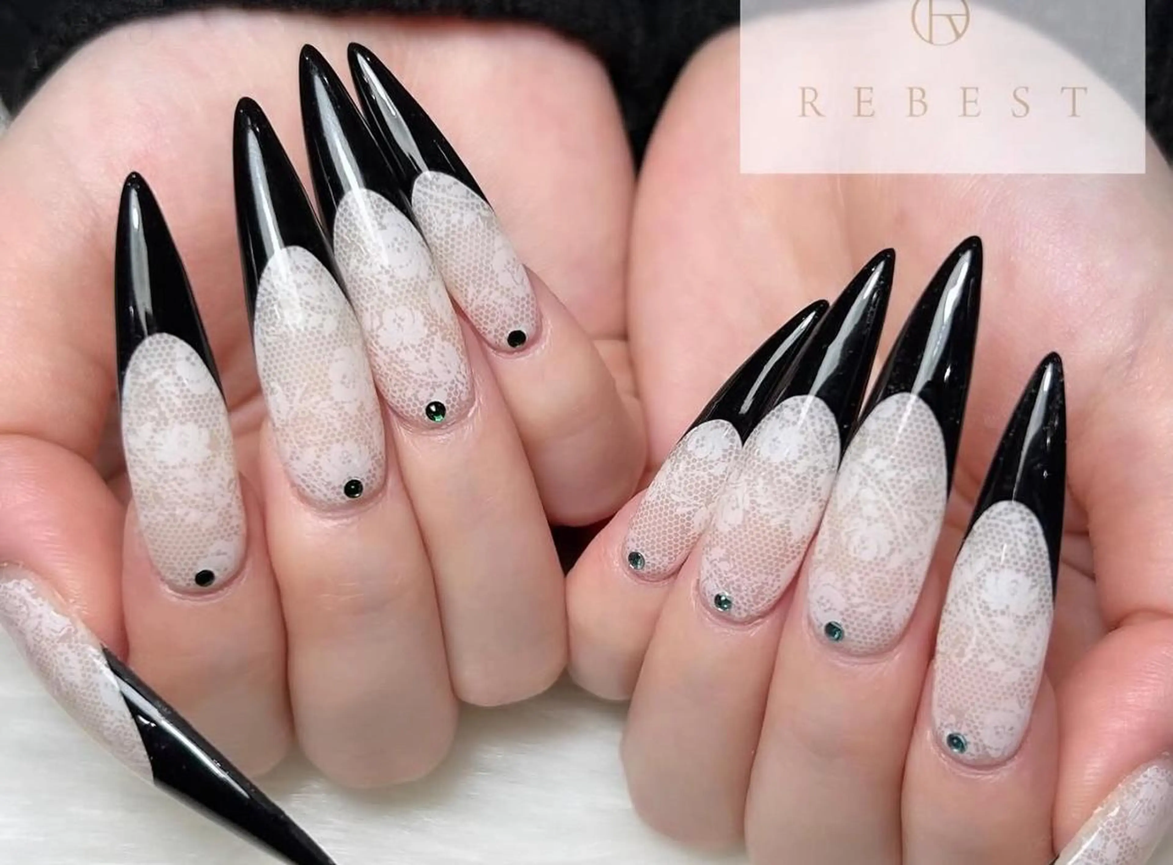 ネイル ❤️💛REBEST 京橋 nailのネイルデザイン