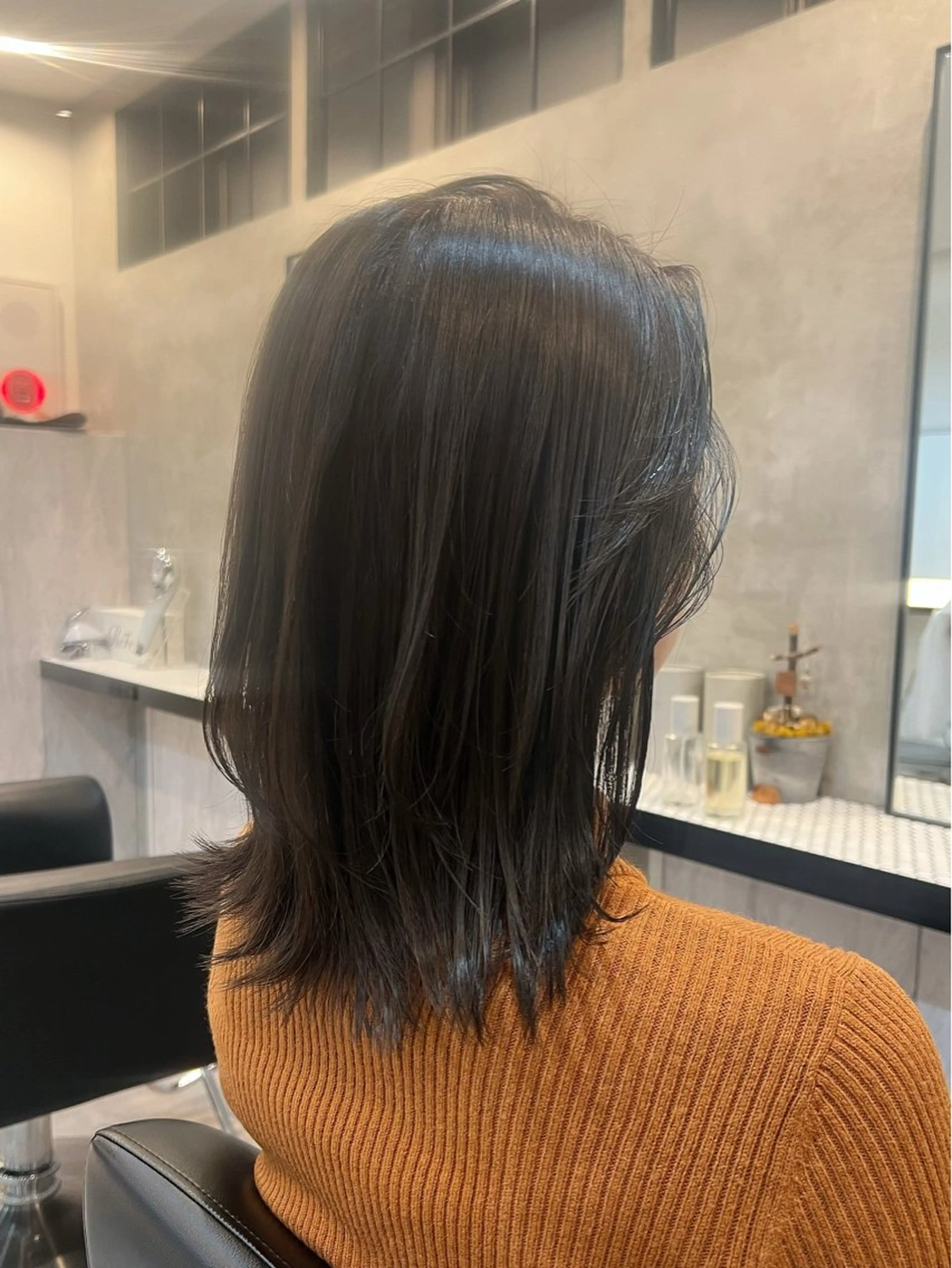 ミディアム カラー アッシュ アッシュグレー アッシュグレージュ 透明感カラー グレージュ カット ヘアカラー トリートメント 工藤 梨花のヘアスタイル