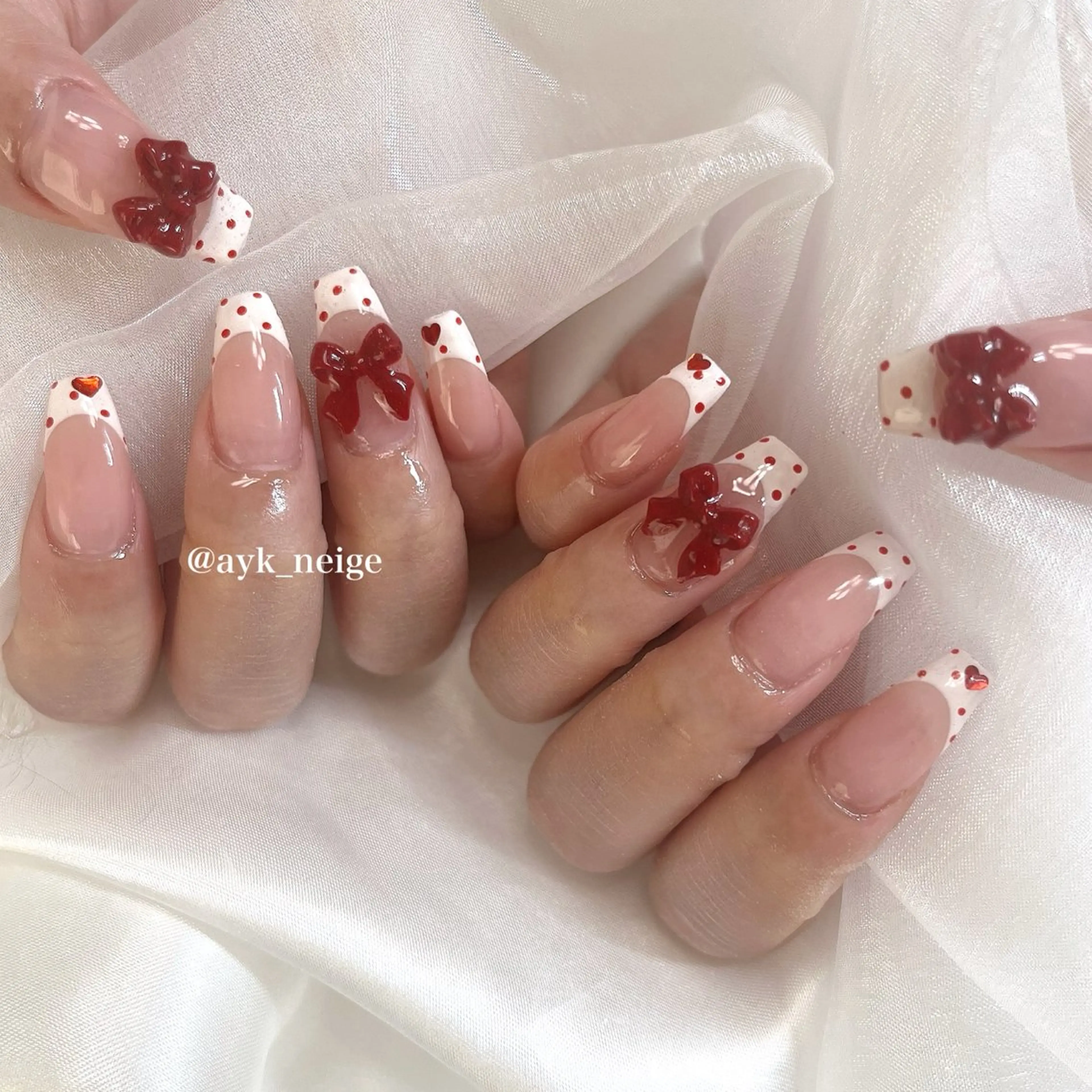 ネイル フットネイル キラキラネイル 韓国ネイル リボン シンプルネイル n'eige nail所属・大谷 綾香のネイルデザイン