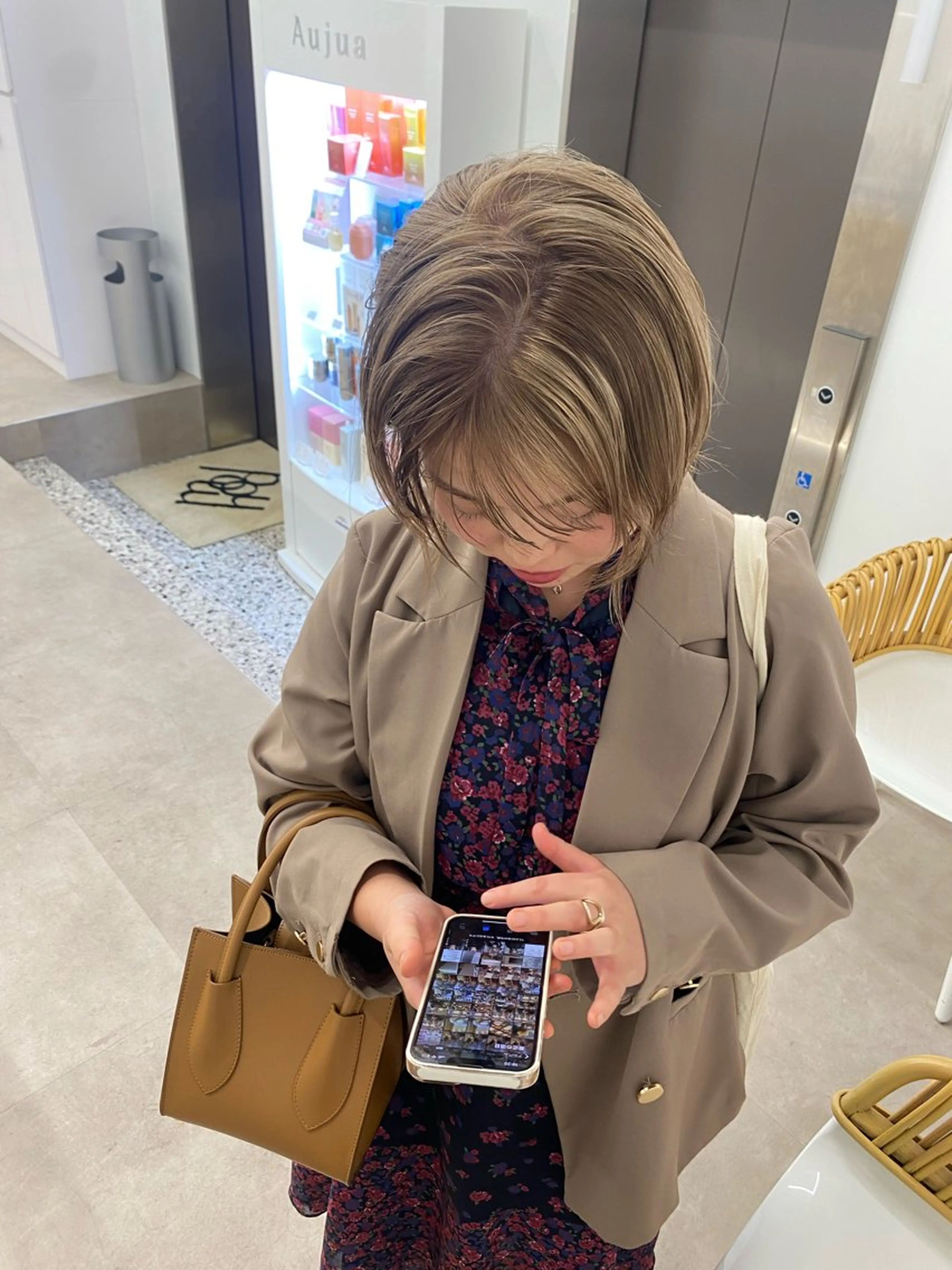 ショート ヘアカラー ボブ/ハイトーン REINAのヘアスタイル