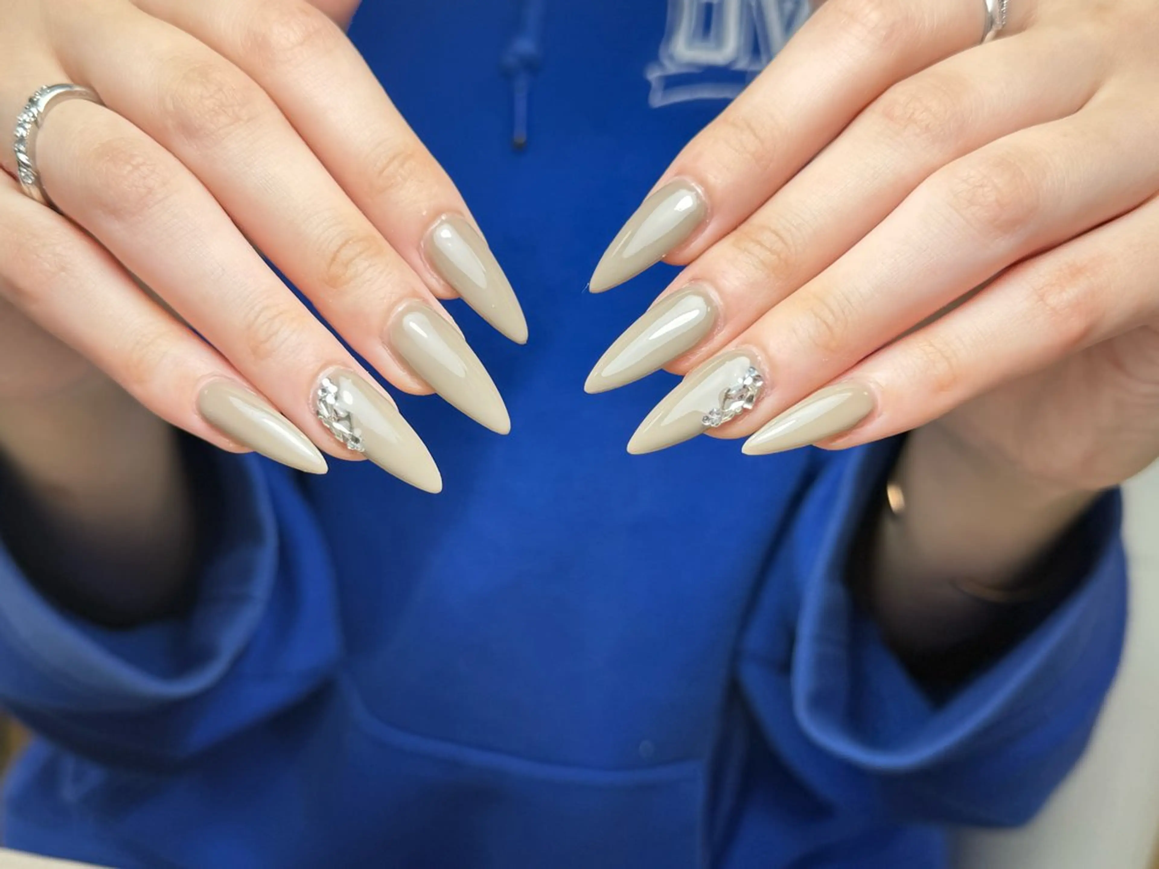 ロング ハンドネイル Moomi nail salonのネイルデザイン
