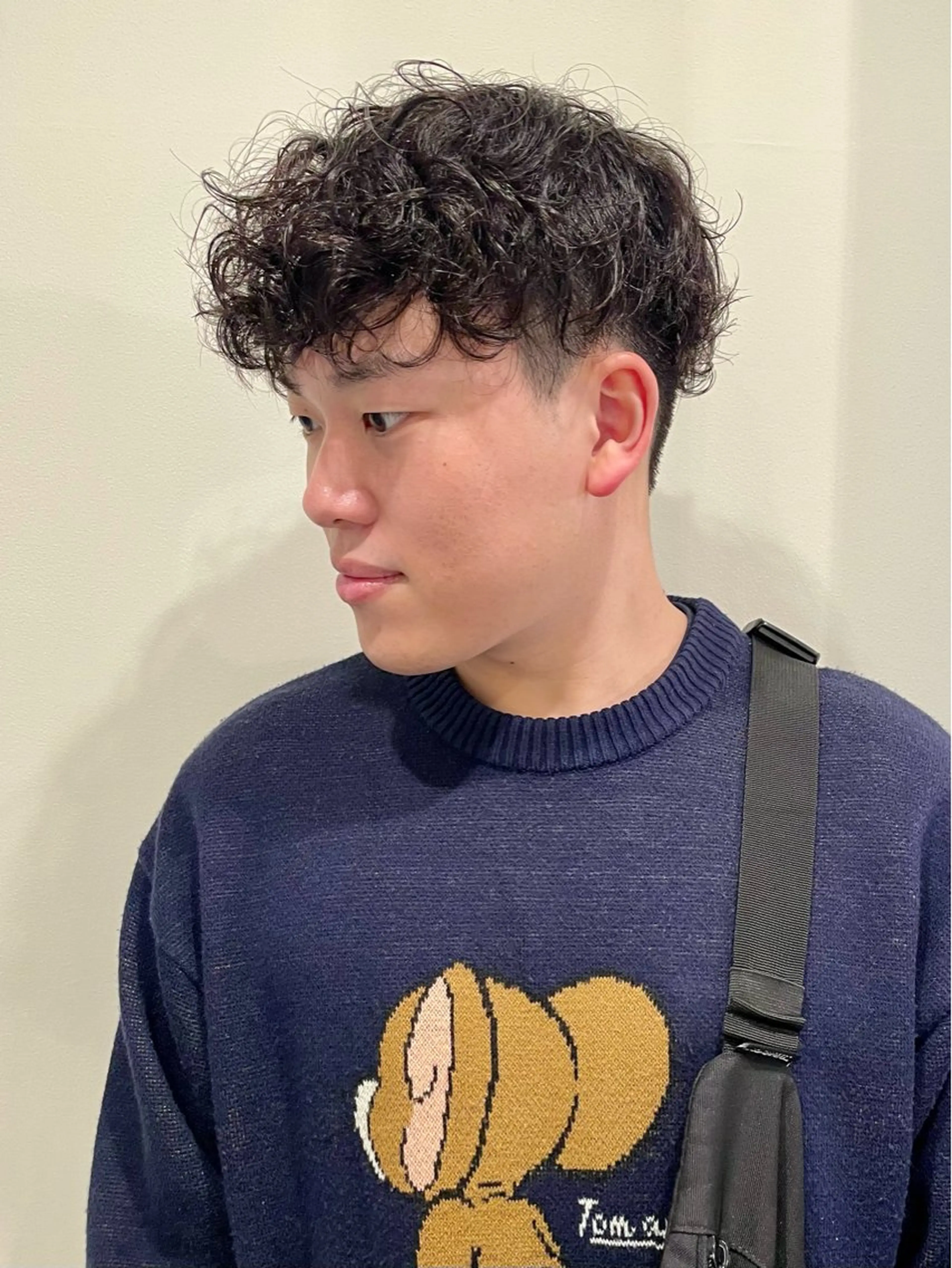 ショート パーマ メンズ メンズパーマ スペインカール 刈り上げ スパイラルパーマ カット パーマ ニュアンスカラー🫧 加納のヘアスタイル