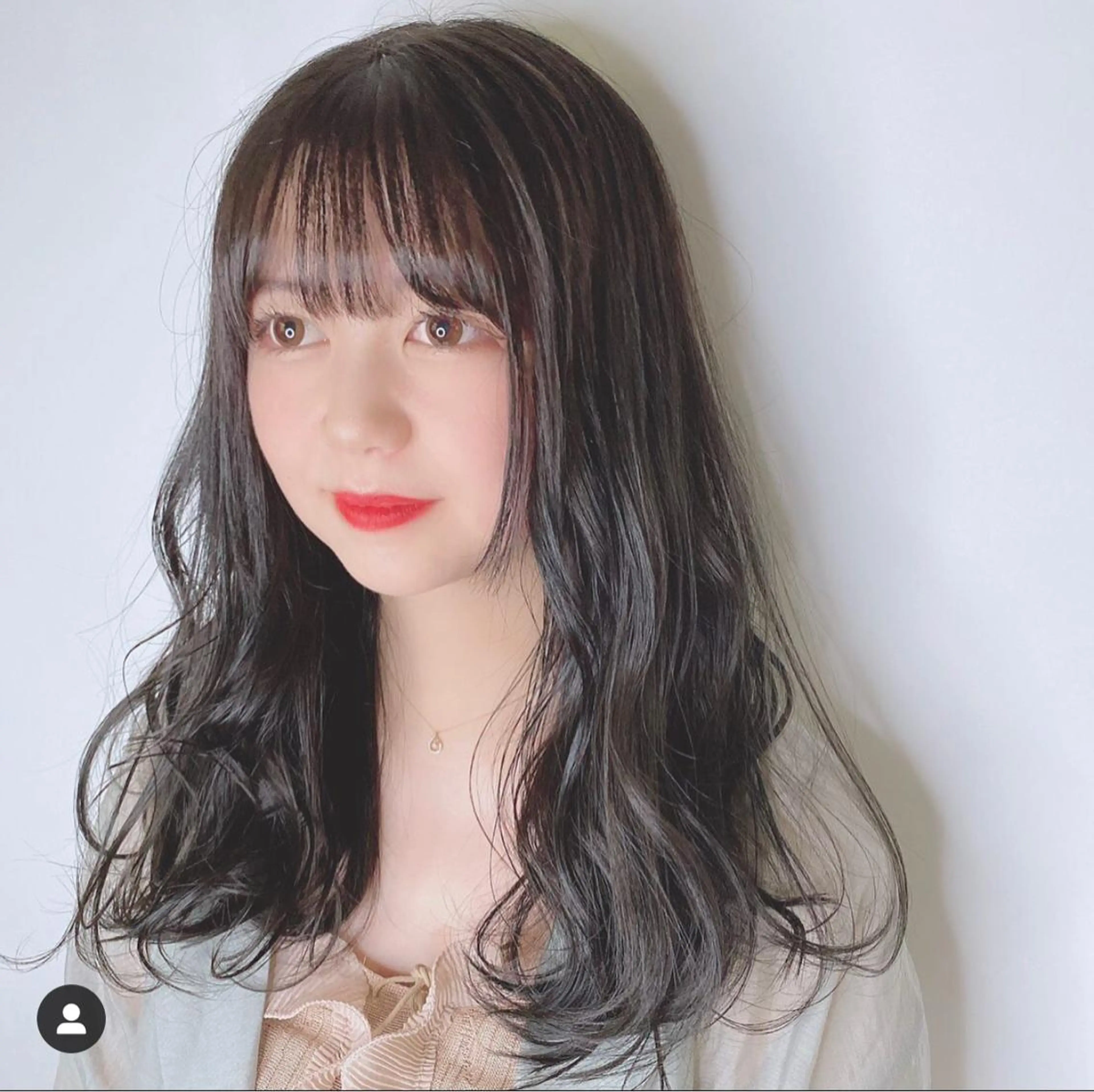 セミロング カラー Gaudi / ガウディのヘアスタイル