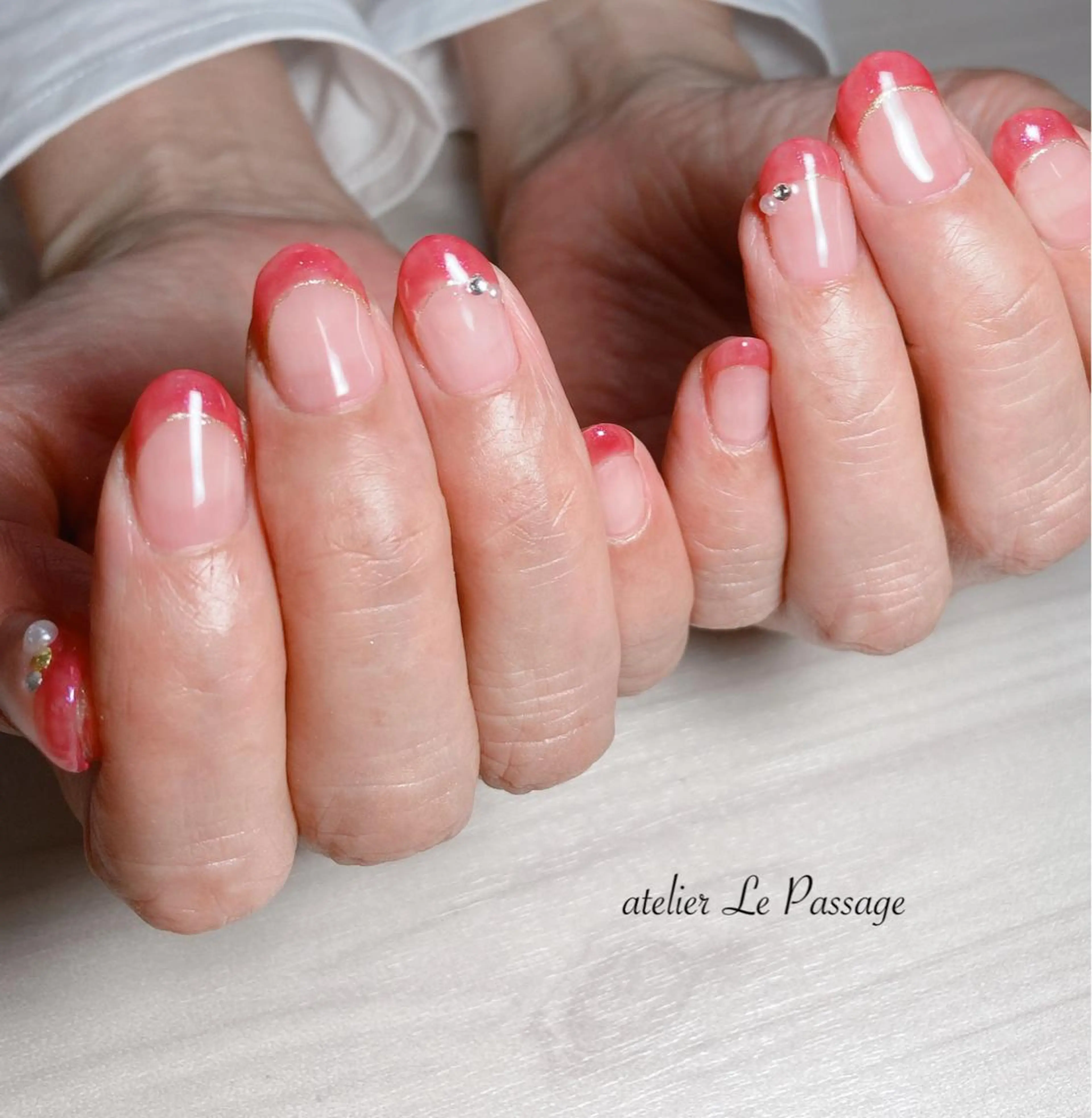 ネイル ボルドー フレンチネイル ジェルネイル キラキラネイル オフィスネイル ハンドネイル Atelier Le Passage所属・h nakatsukaのネイルデザイン