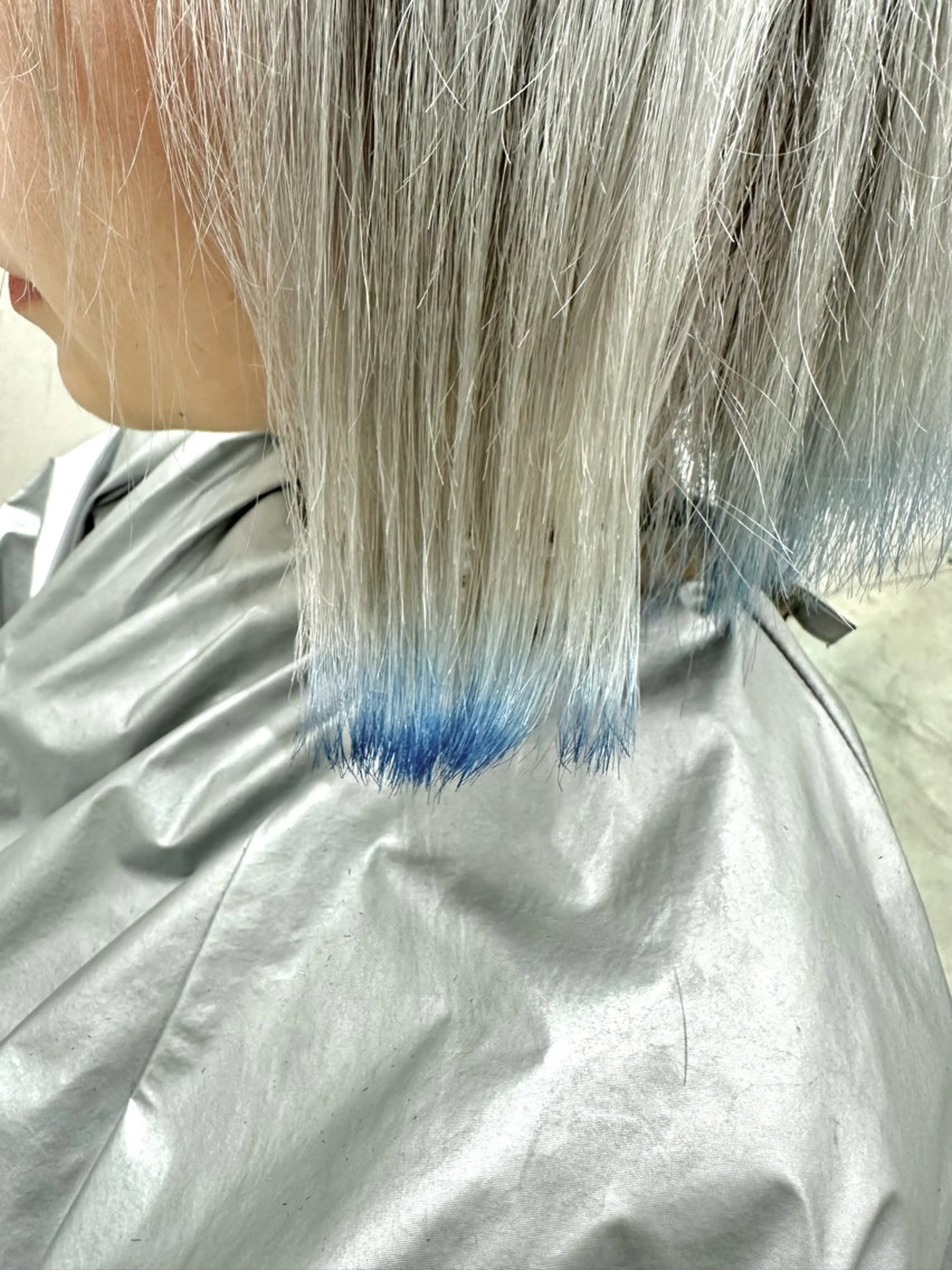 カラー アクアカラー ブリーチ ブルーカラー グラデーションカラー ネイビーカラー カット ヘアカラー トリートメント ハイトーン/ショート /akane🐰♥️のヘアスタイル