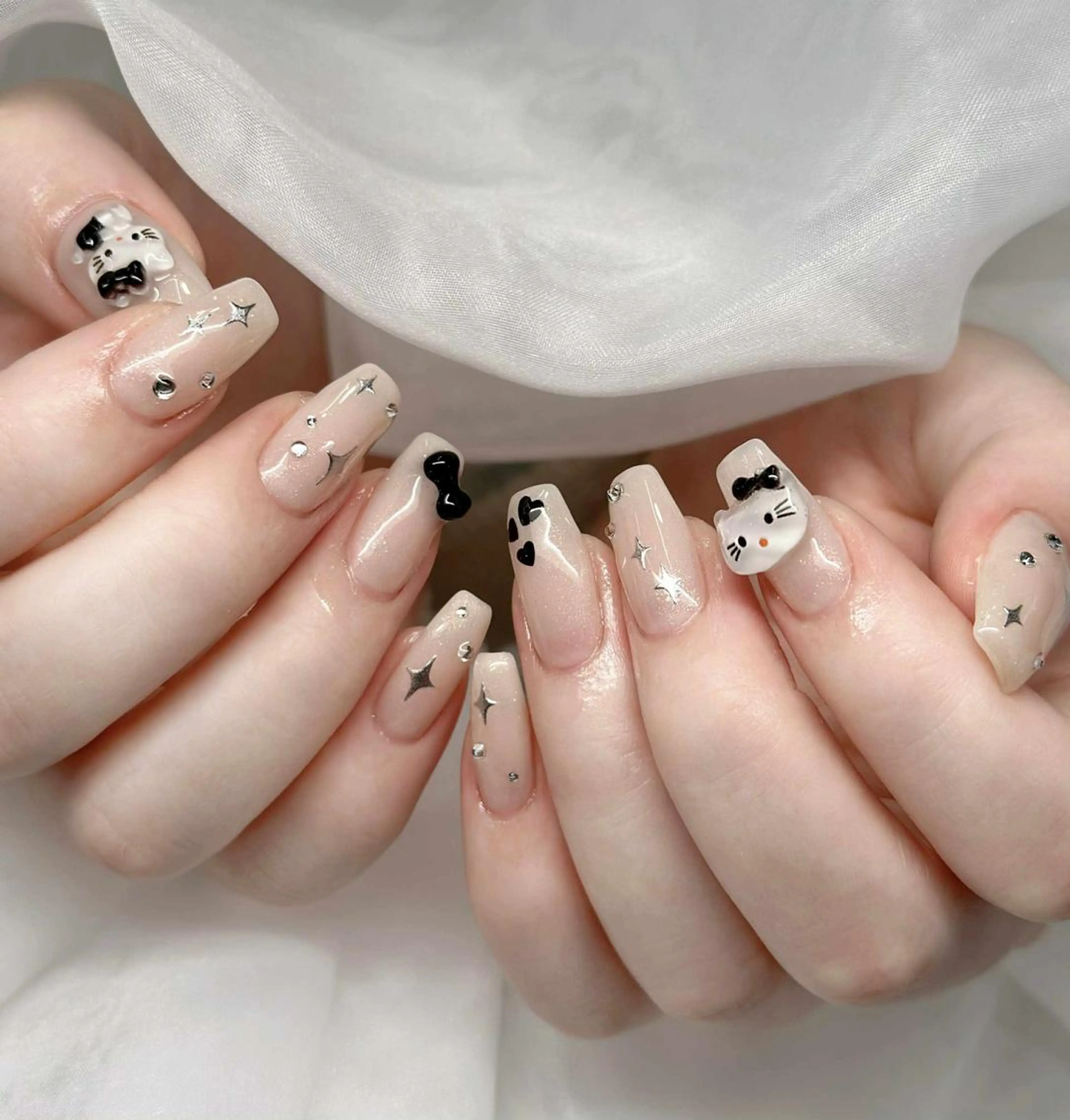 ネイル オーロラネイル ブルー チークネイル フットネイル フレンチネイル NAILS168 新大久保店のネイルデザイン