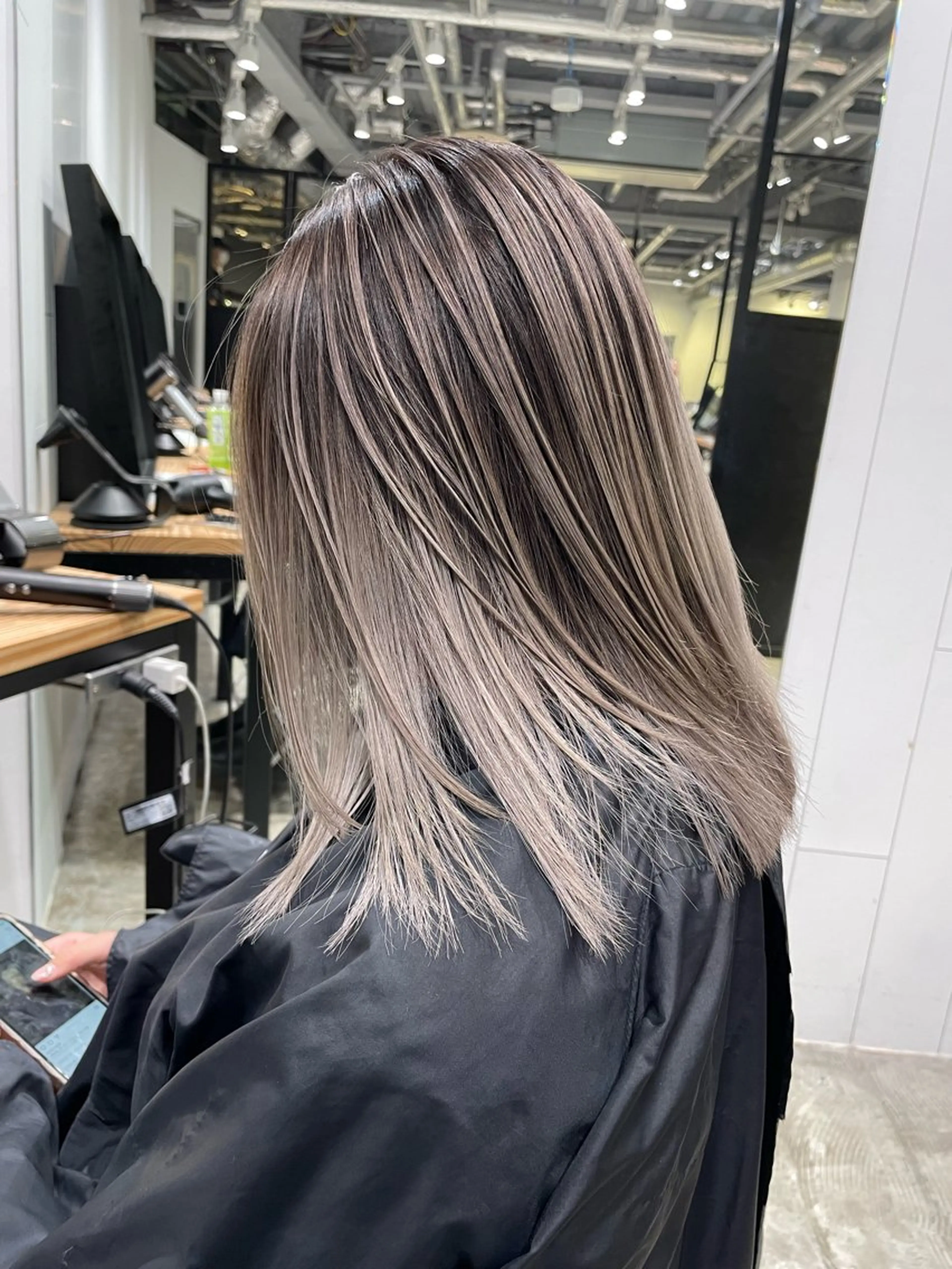 カラー バレイヤージュ 池谷 玲哉のヘアスタイル