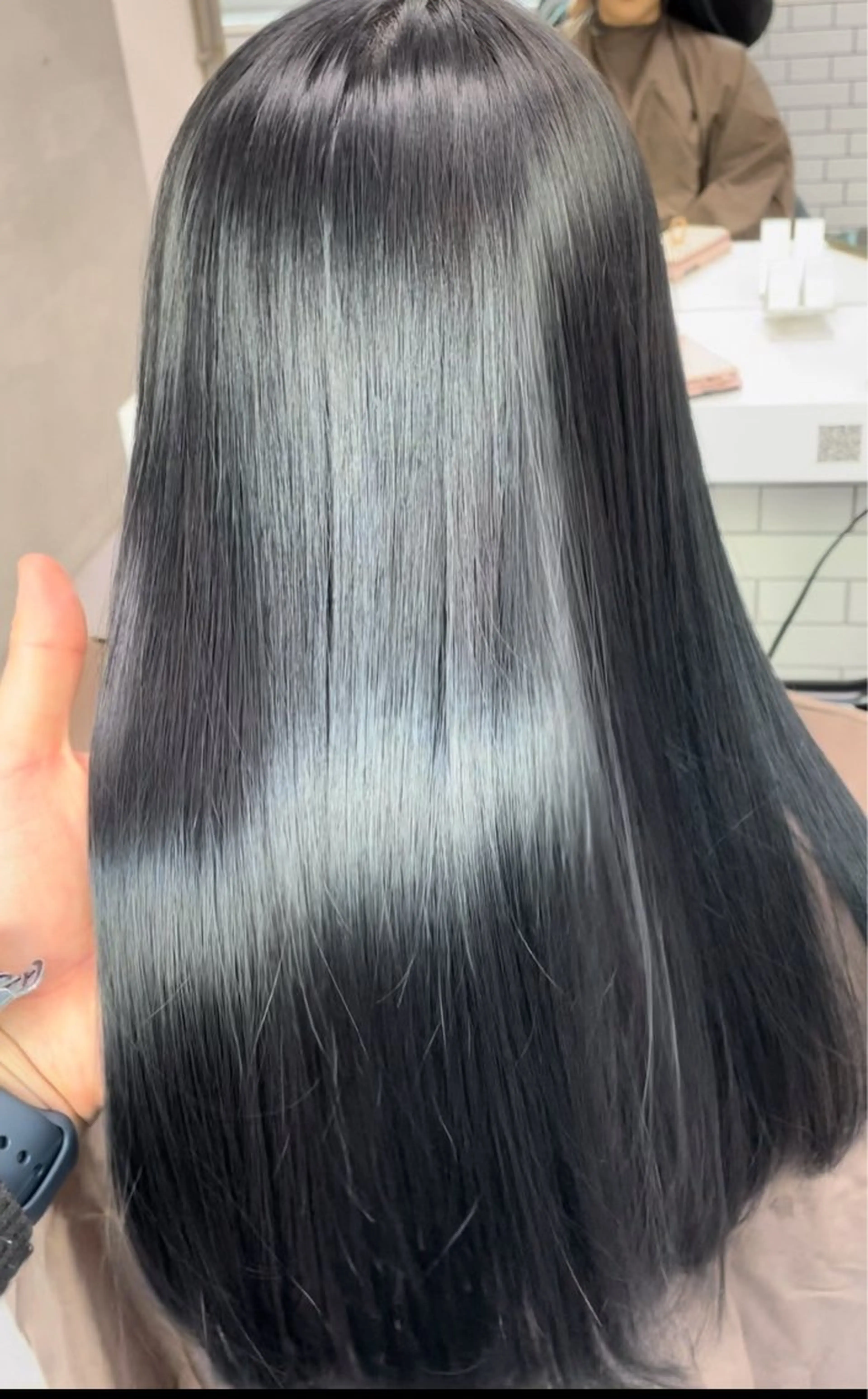 ロング カラー 黒髪 ブルーカラー ブルーブラック 髪質改善 カット ヘアカラー トリートメント Bob &髪質改善 NEMOTOのヘアスタイル