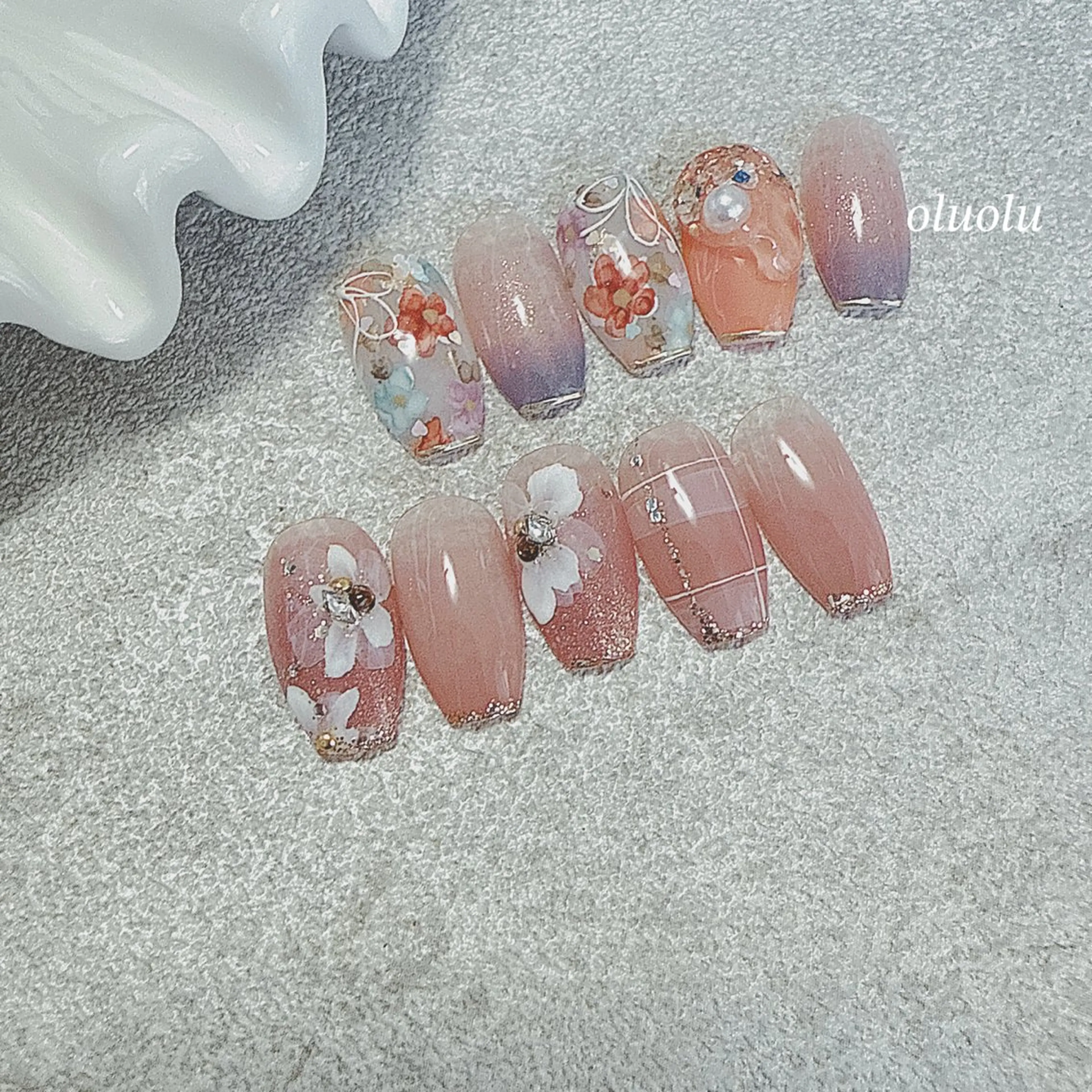 ネイル アートネイル フラワーネイル ニュアンスネイル ハンドネイル 大村 紬華のネイルデザイン