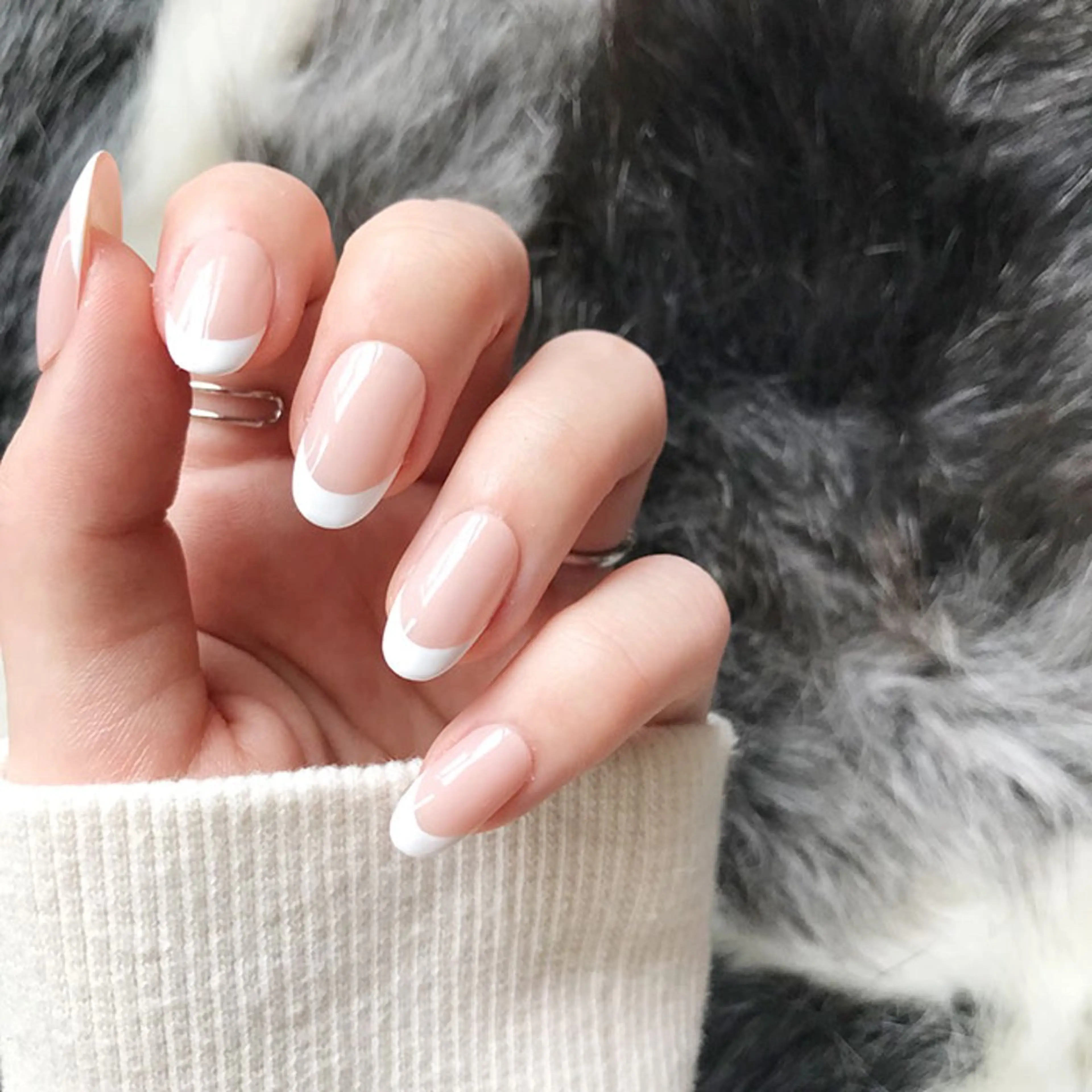 ネイル フレンチネイル ホワイト ハンドネイル Naru Kelinailのネイルデザイン