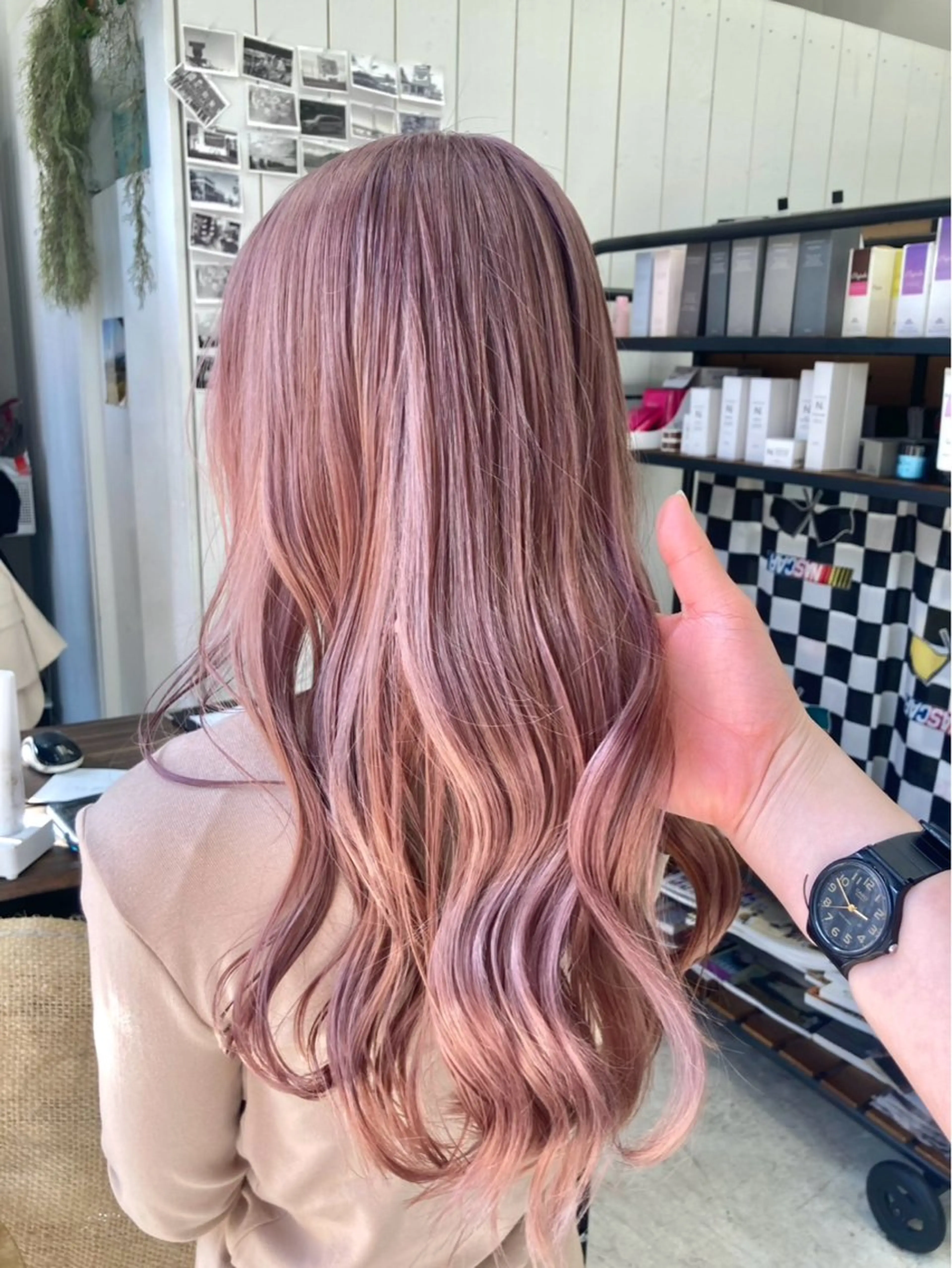 ロング ヘアカラー ENV所属・佐久間 彩のヘアスタイル