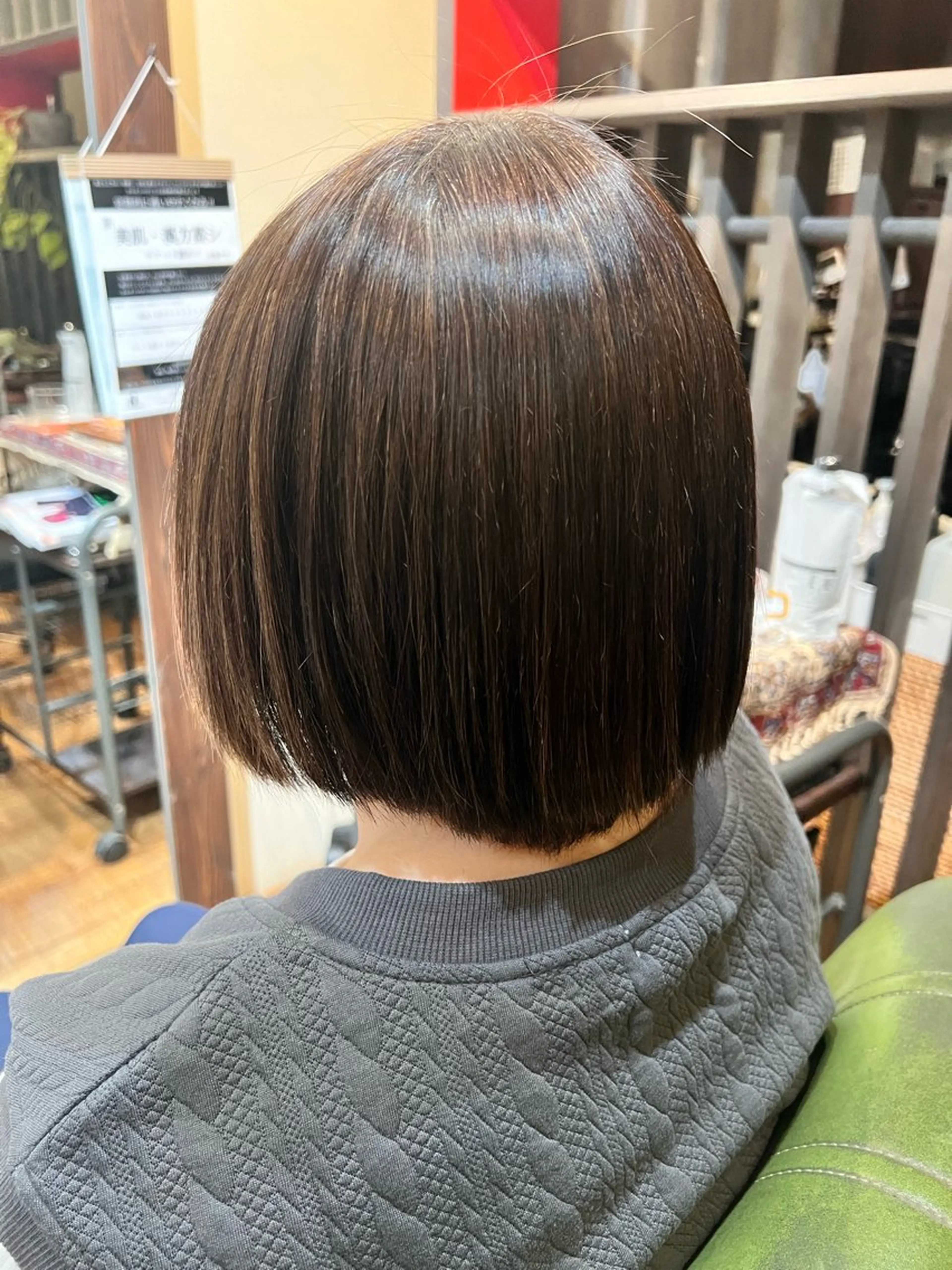 ショート 酸性ストレート 縮毛矯正 Luster Friends所属・まゆ | 艶カラー | ストレートのヘアスタイル