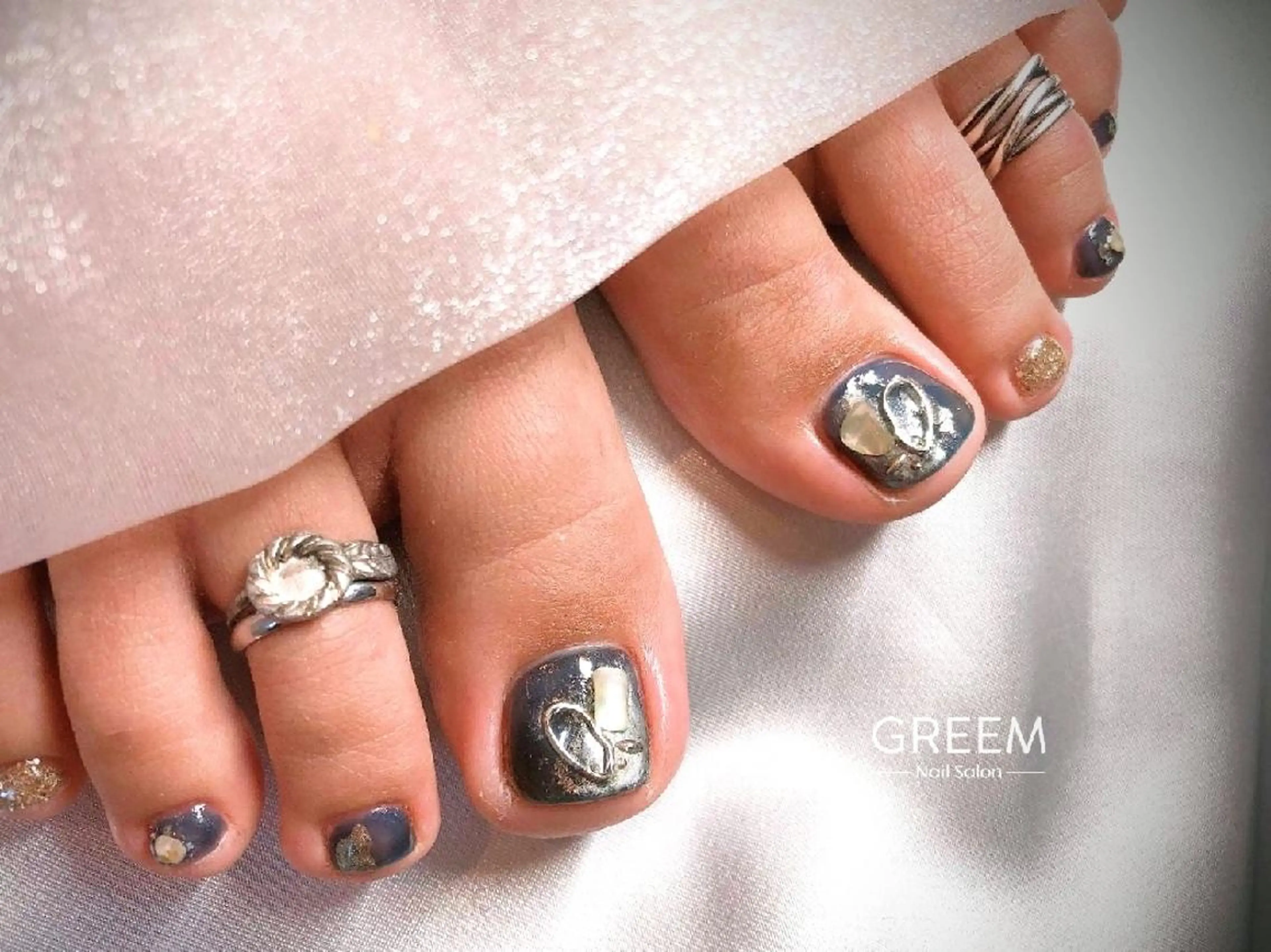 ネイル ジェルネイル マグネットネイル シルバー 冬ネイル GREEM グリームのネイルデザイン