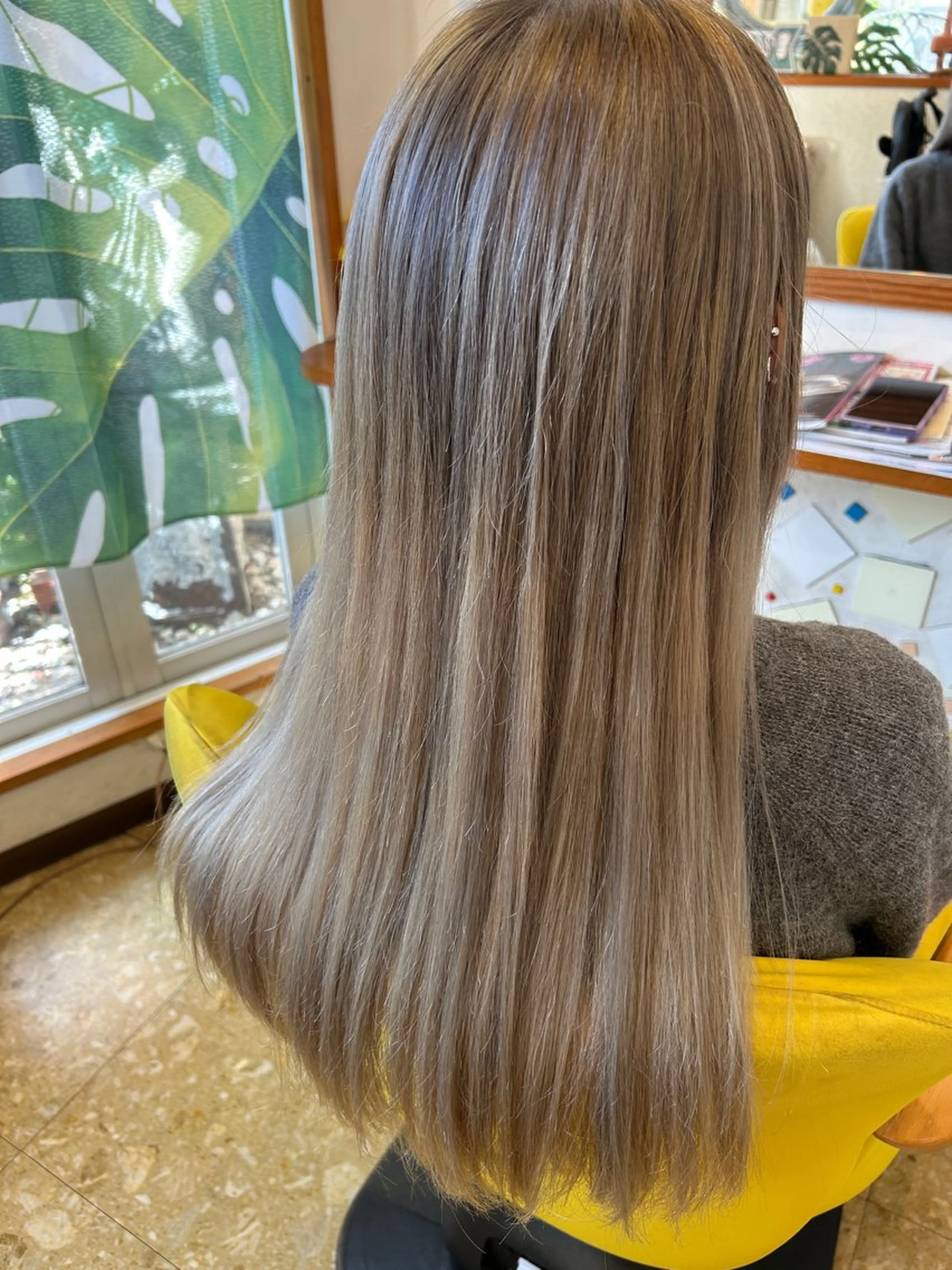 ミニモ学割クーポン💖ホワイトブリーチ【ブリーチ２回＋煌水フルボ酸オンカラー】¥10,450🌈✨３回ブリーチも可能‼️の写真