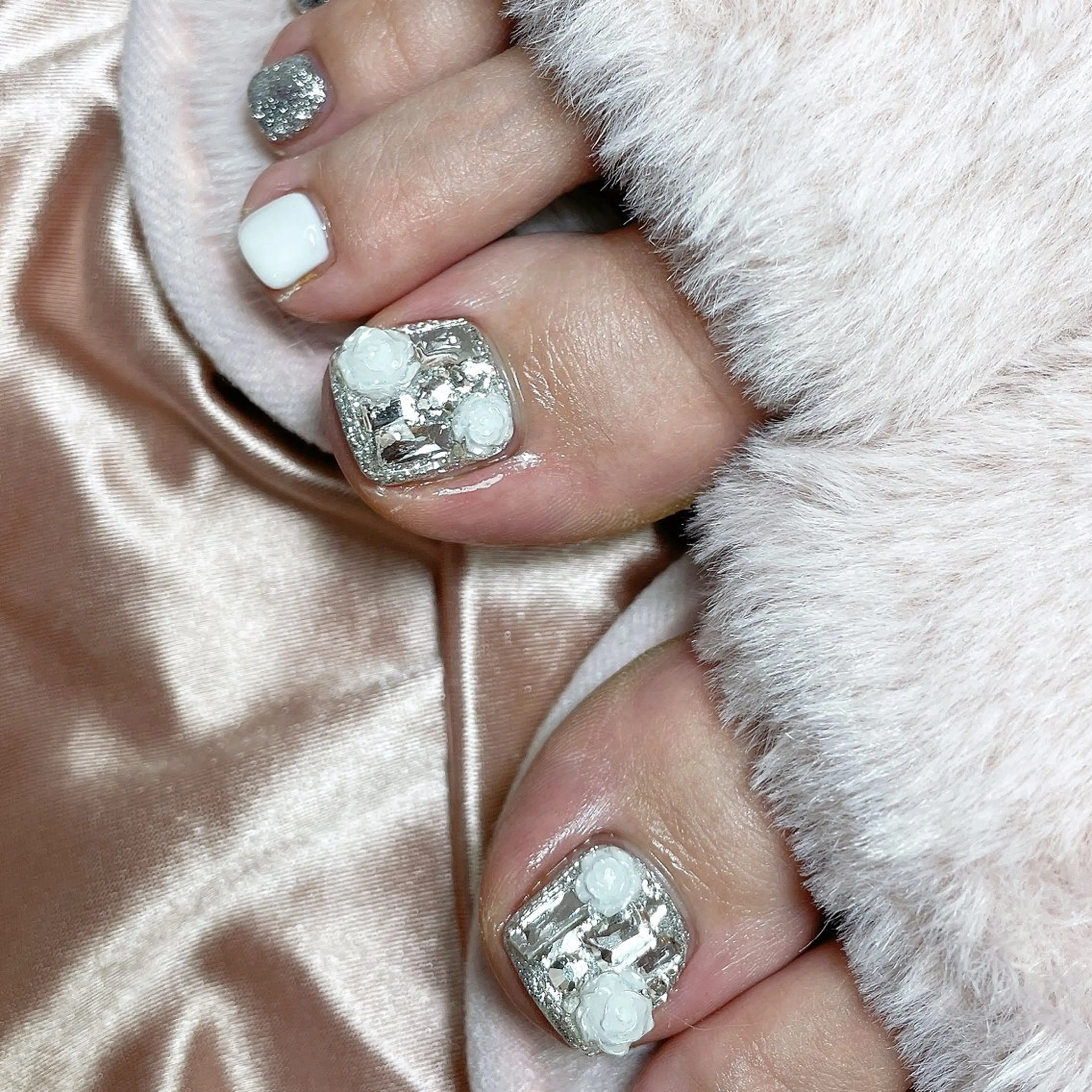 ネイル 23時まで❤︎韓国、 ワンホンネイルのネイルデザイン