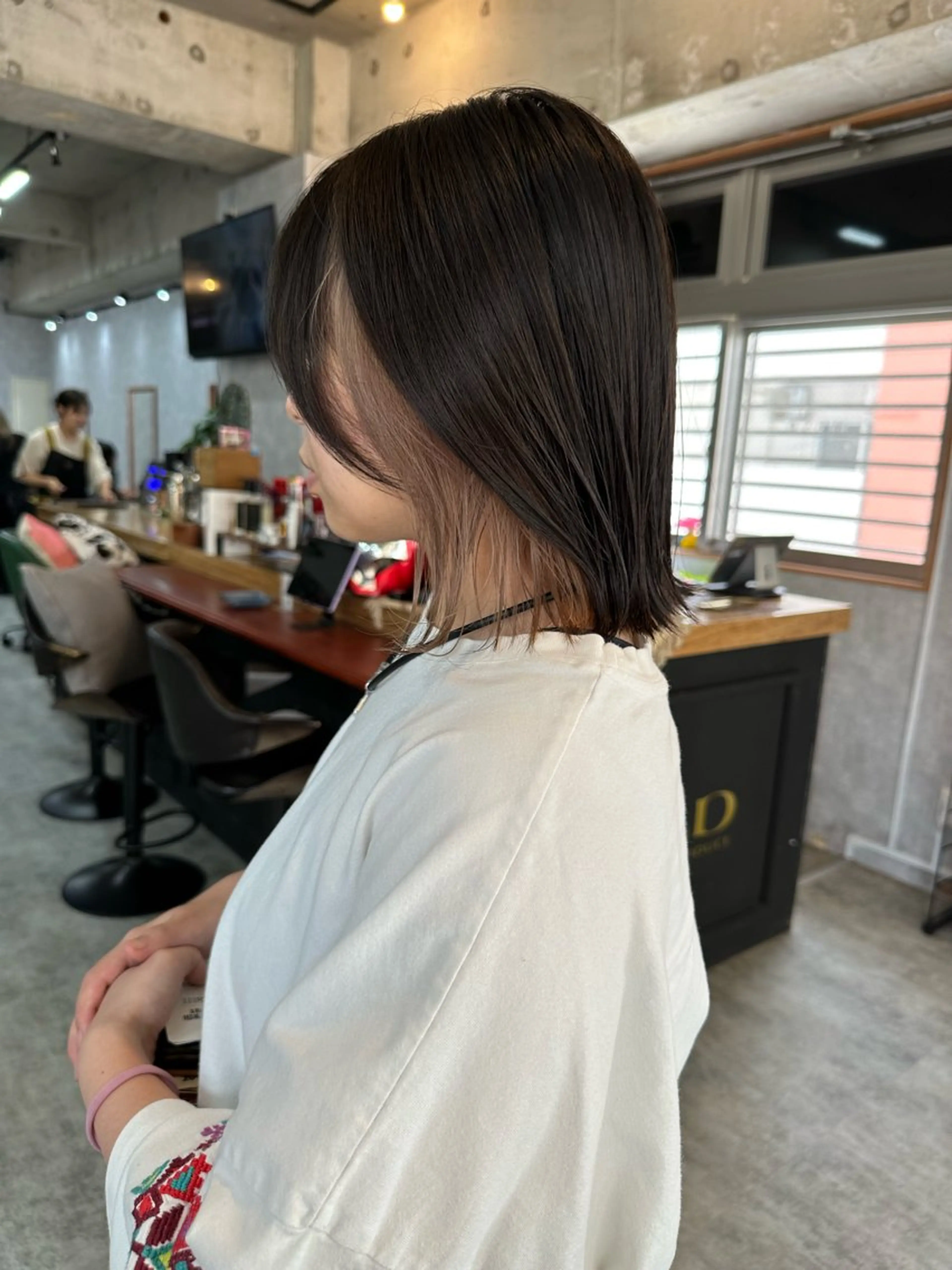 ショート 切りっぱなしボブ ショートボブ ハンサムショート 丸みショート ボブ カット ヘアカラー トリートメント モテ髪/ボブ/ショー ト/アダチフウトのヘアスタイル