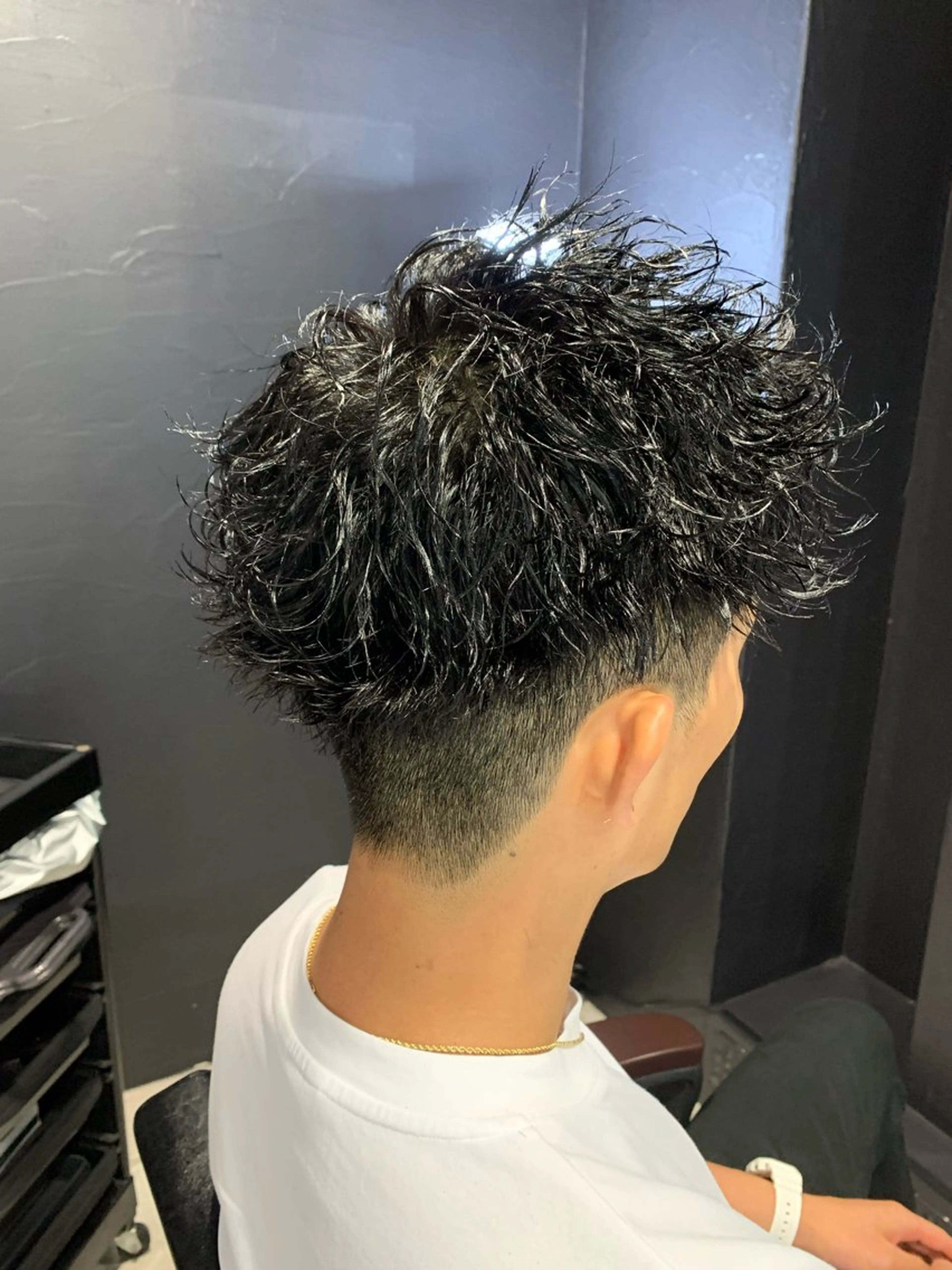 ショート メンズ メンズハイライト メンズパーマ プードルパーマ スペインカール スパイキーショート メンズパーマ/難波/ 心斎橋　室園亮佑のヘアスタイル