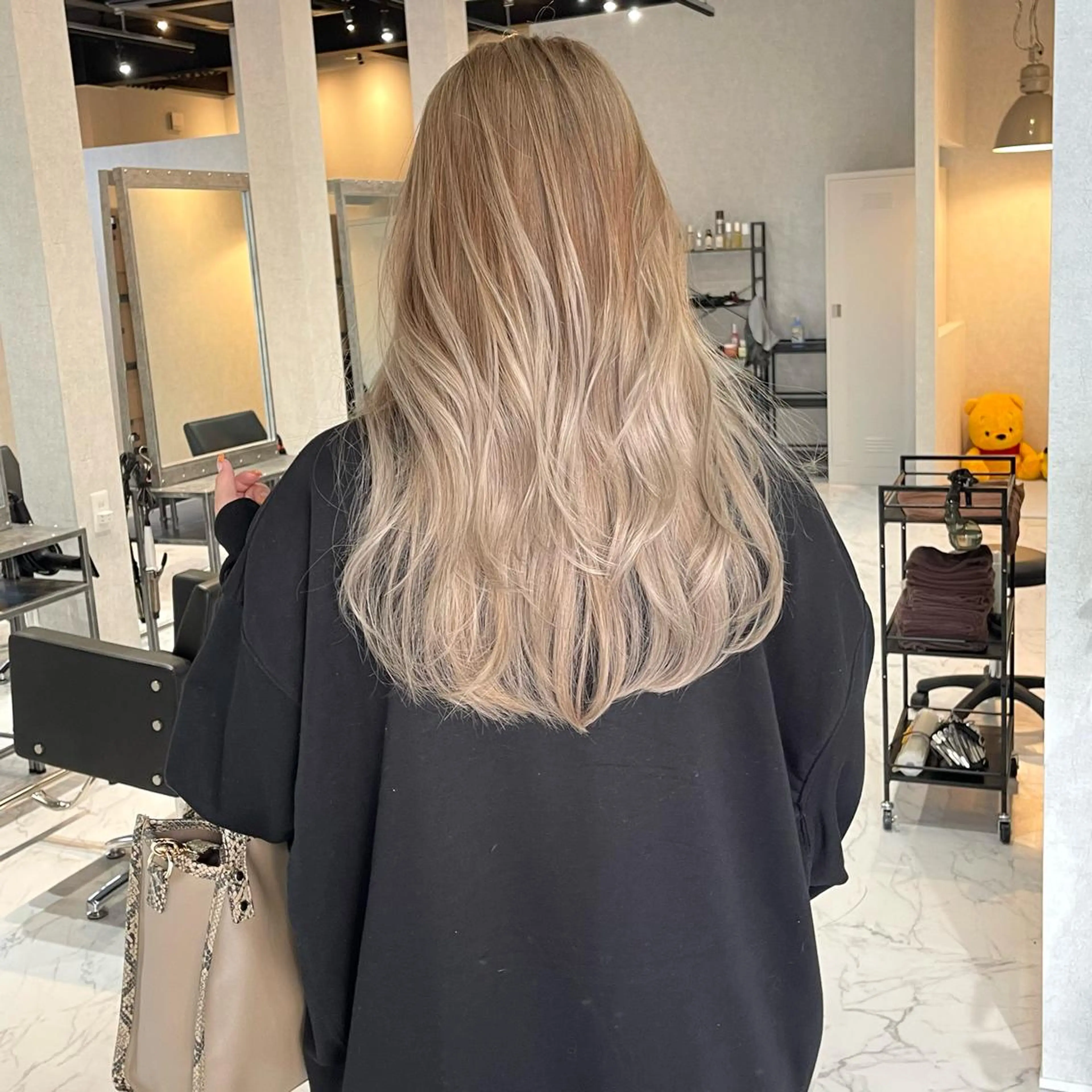 セミロング カラー ヘアアレンジ バレイヤージュ デザインカラー ハイライトカラー 外国人風カラー ハイライト アンドウ ユウ/ レイヤーカット/韓国のヘアスタイル