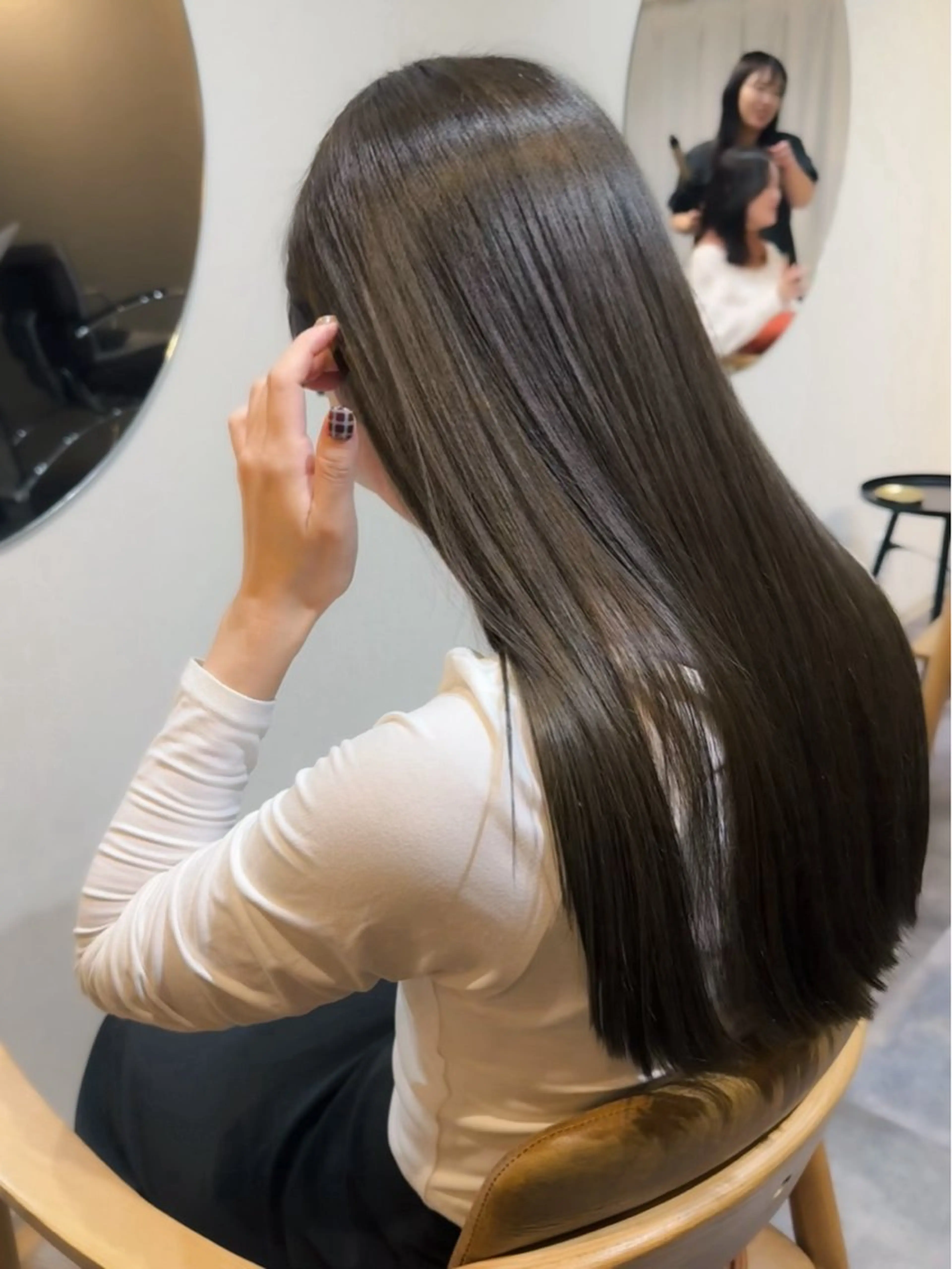 ロング カラー 透明感カラー グレージュ オリーブグレージュ オリーブグレー カット ヘアカラー トリートメント ヘアセット ハルカ/透け感カラー /顔周りレイヤーのヘアスタイル