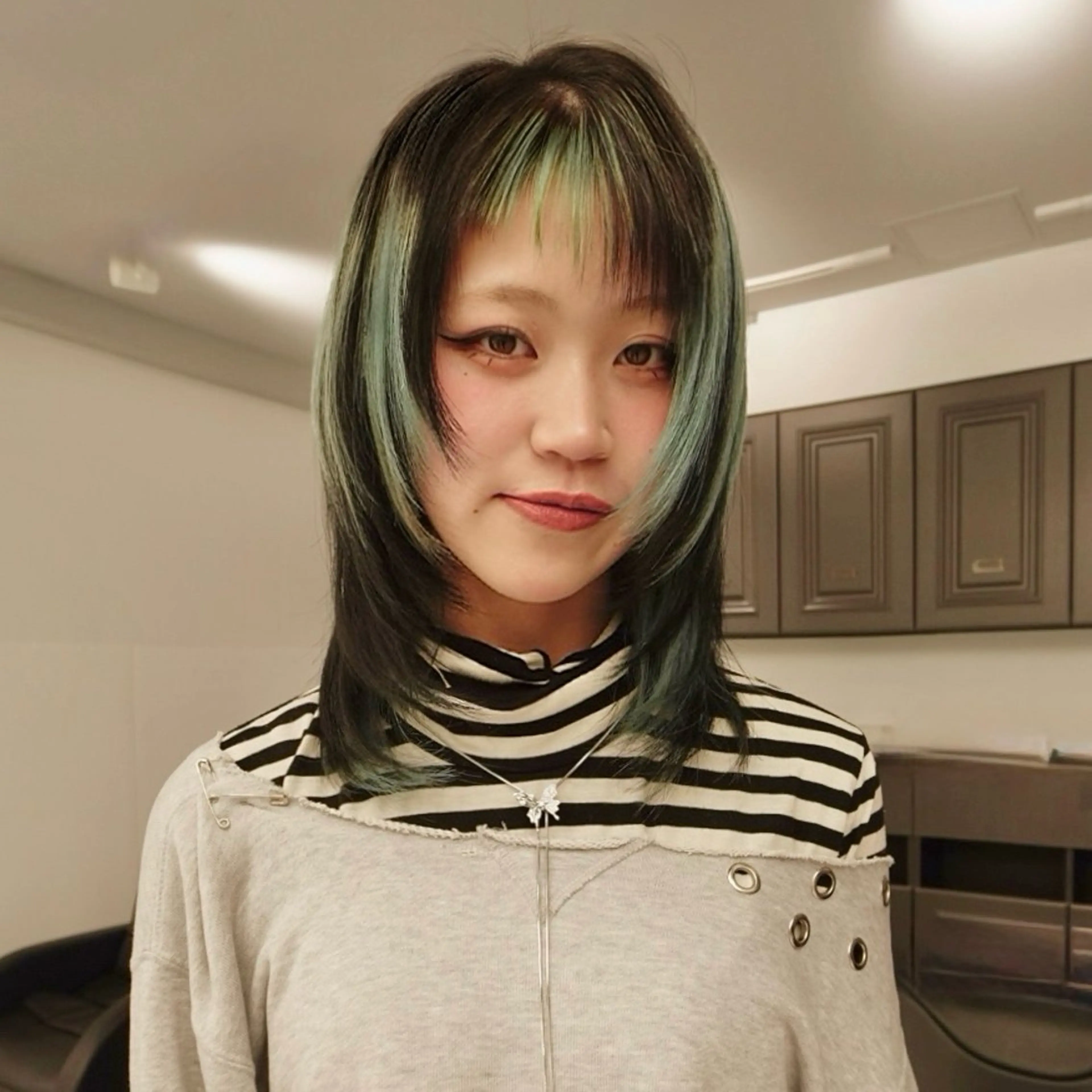 ミディアム カラー デザインカラー ミント レイヤーカット ヘアカラー 吉祥寺/個性派/ kazuha🩰のヘアスタイル