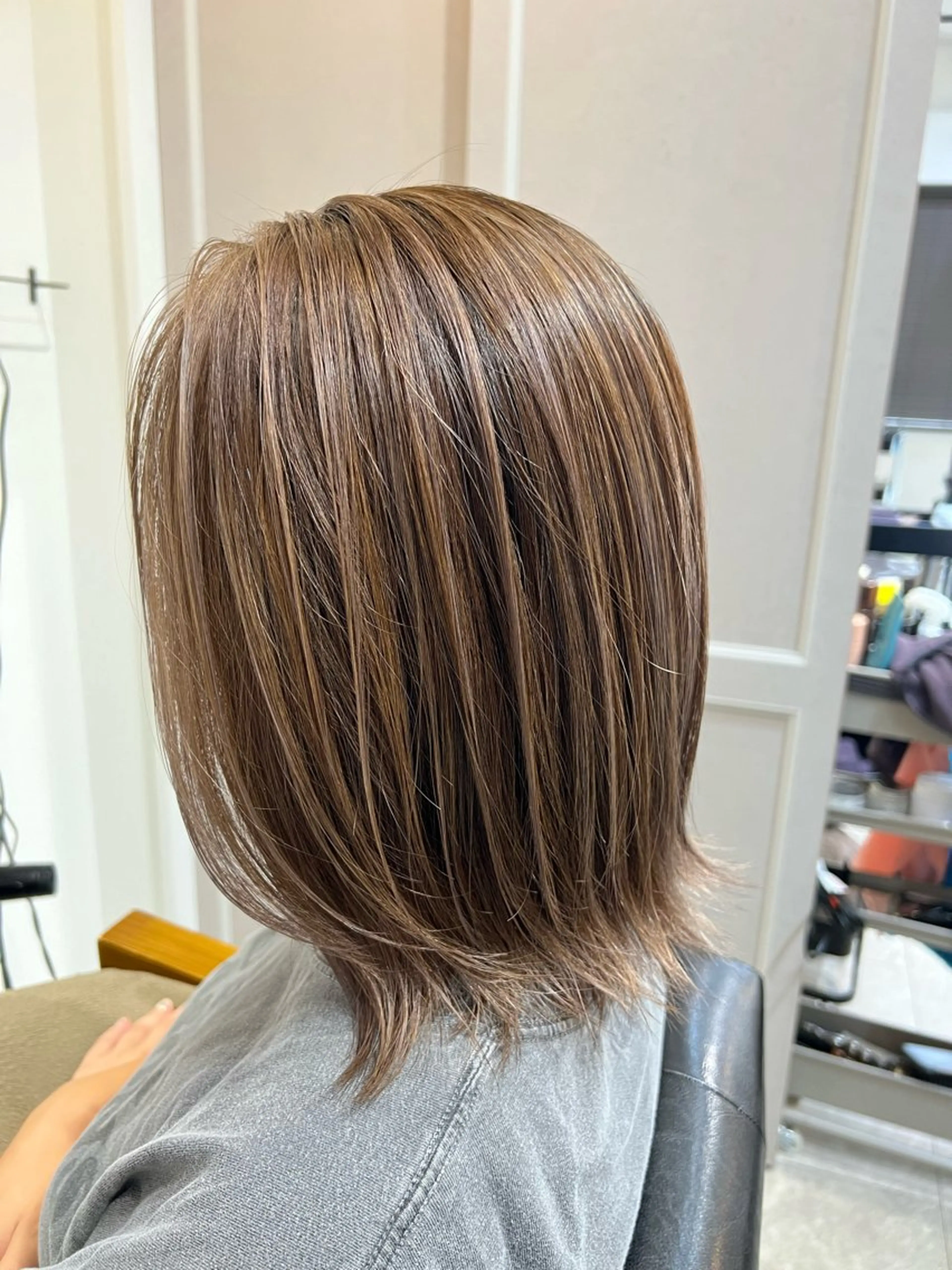 ミディアム カラー 南雲 由麻のヘアスタイル