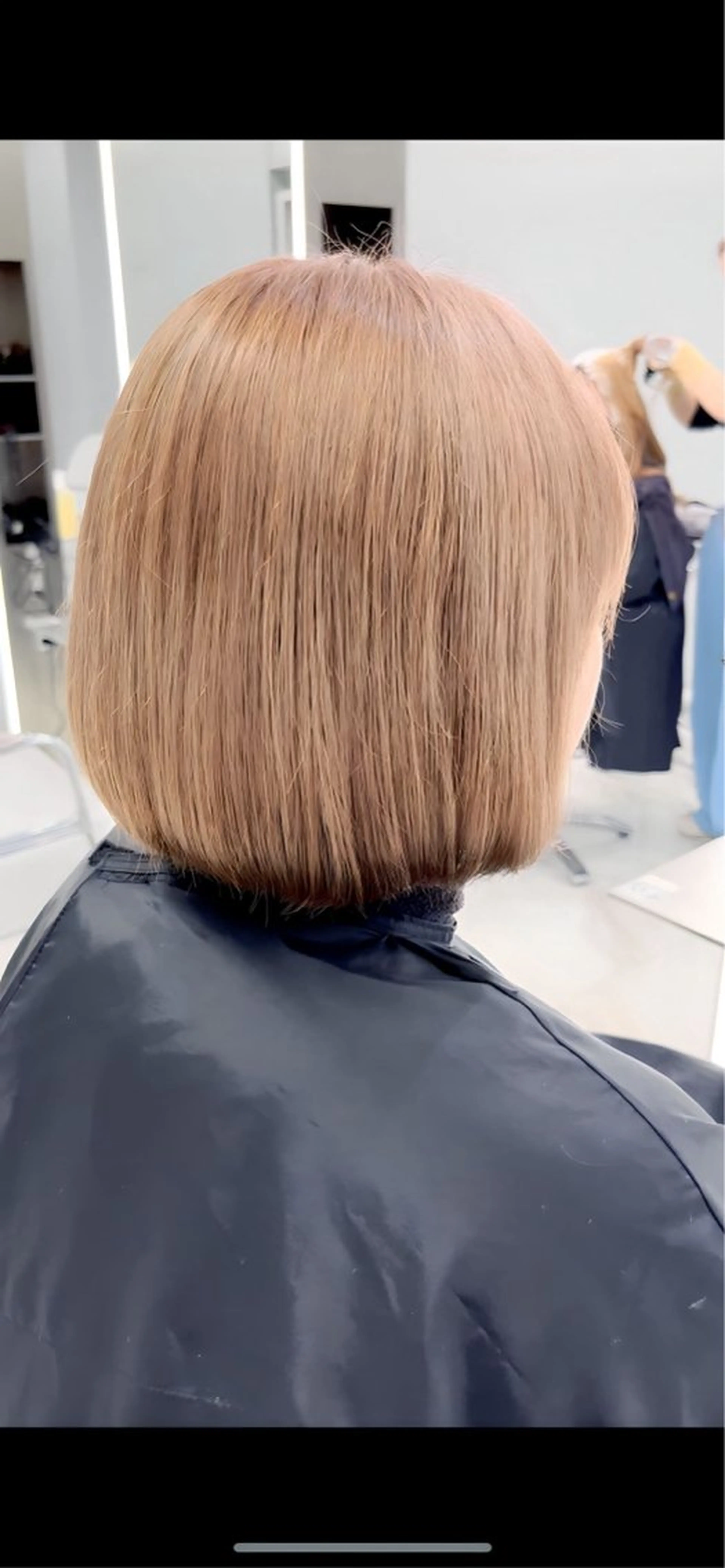 セミロング カラー 透明感ミルクティー✨ 西澤 ジュンヤのヘアスタイル