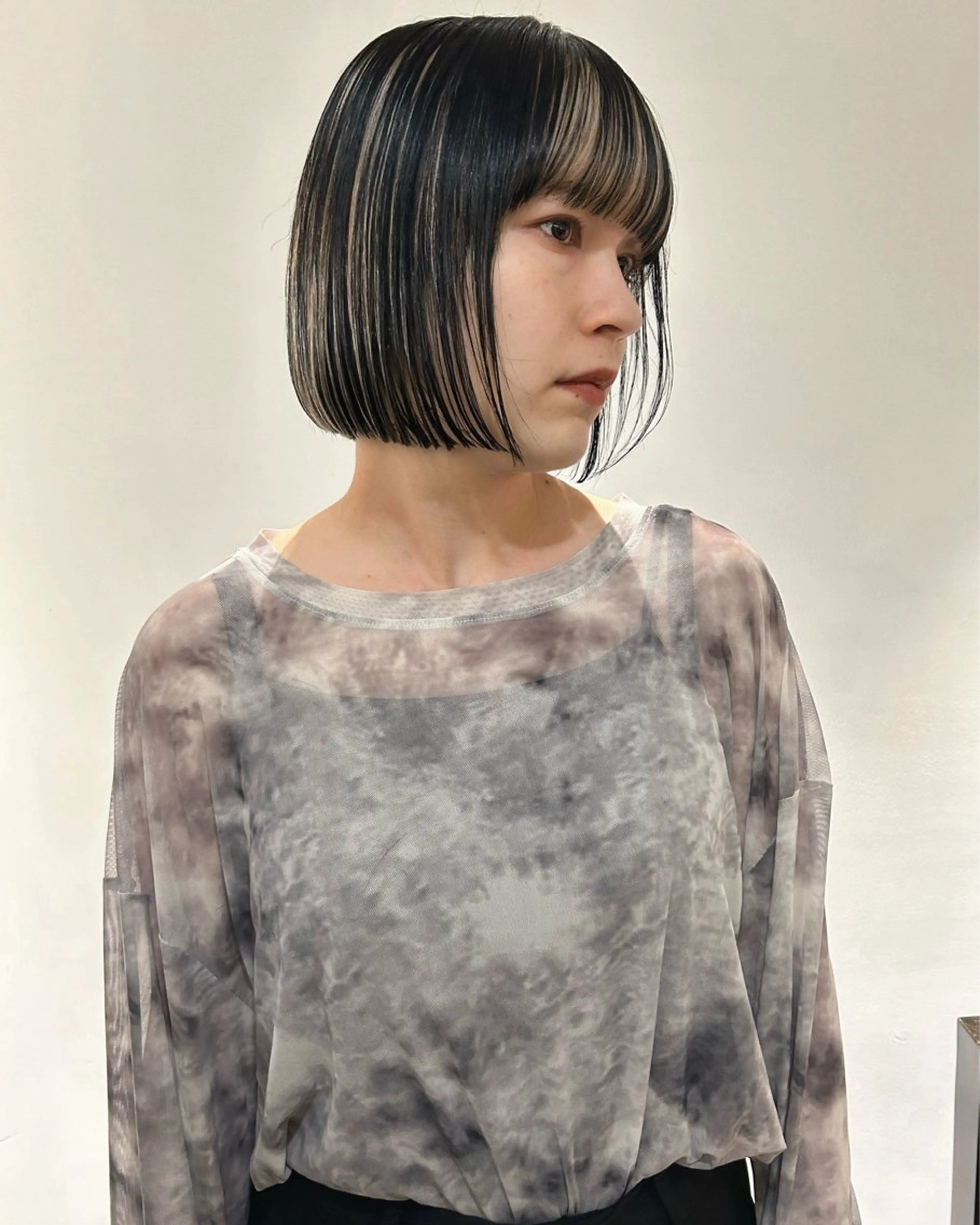 ショート カラー ハイライトカラー ボブ ハイライト カット ヘアカラー トリートメント Loom.所属・村上雅人 ナチュラルモードのヘアスタイル