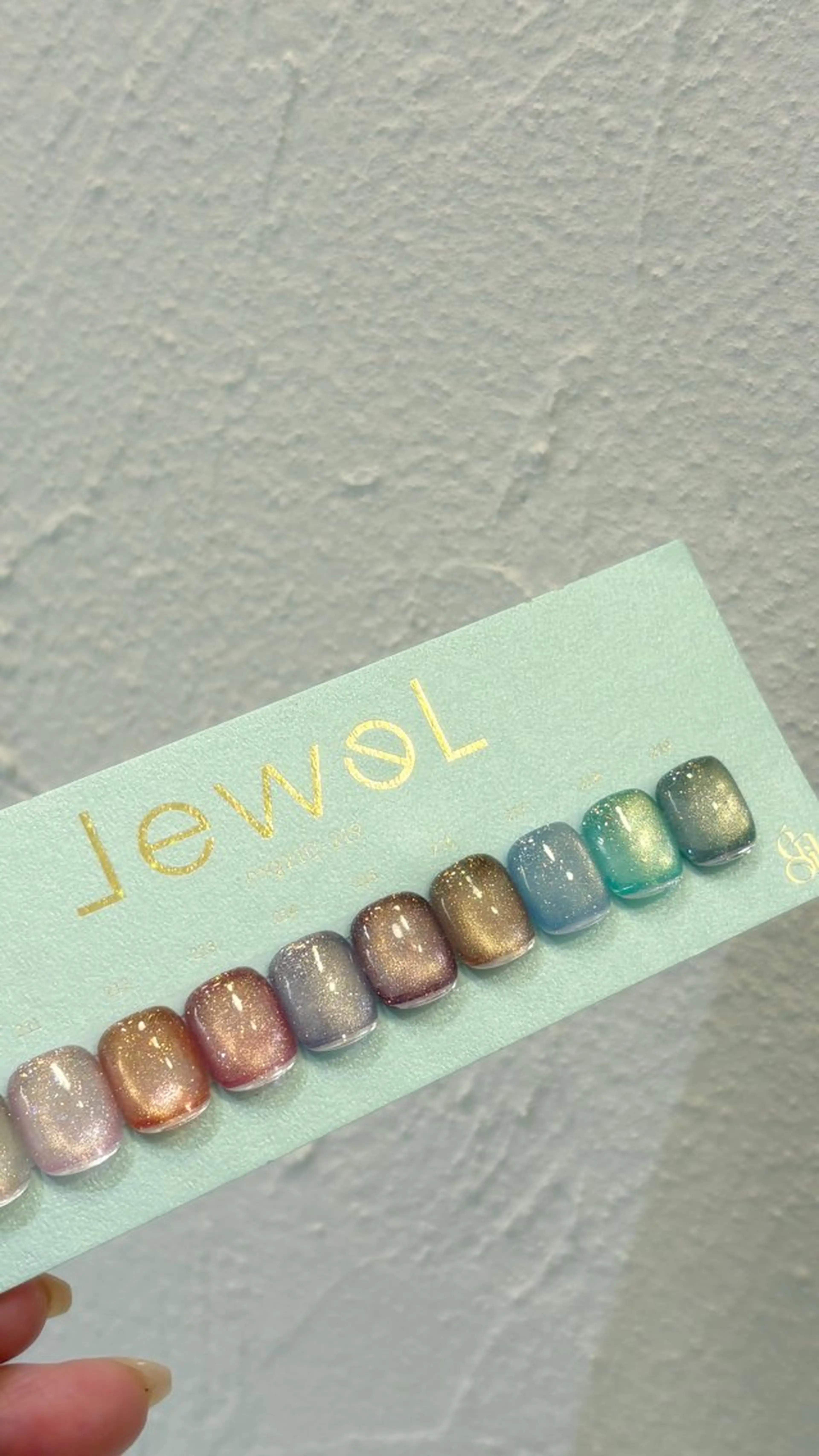 ネイル キラキラネイル モンタナ nailのネイルデザイン