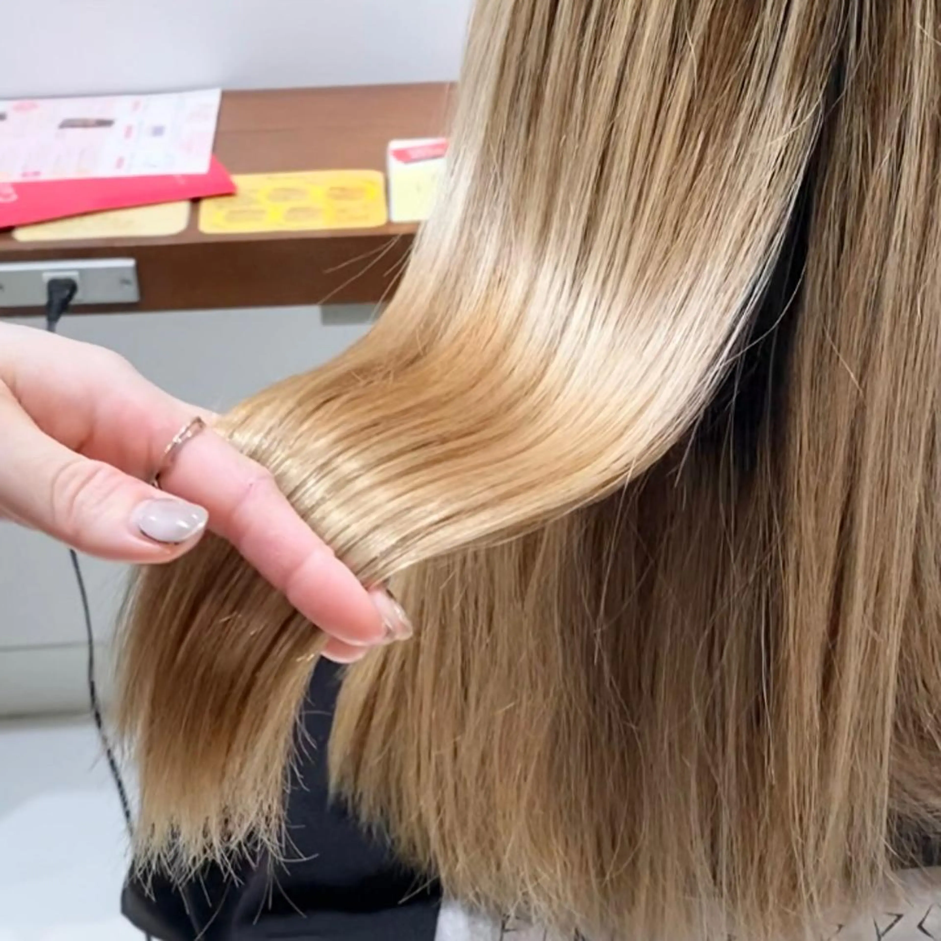 ロング カラー HOLON池袋所属・ウルフカット ハッシュカット/七海のヘアスタイル