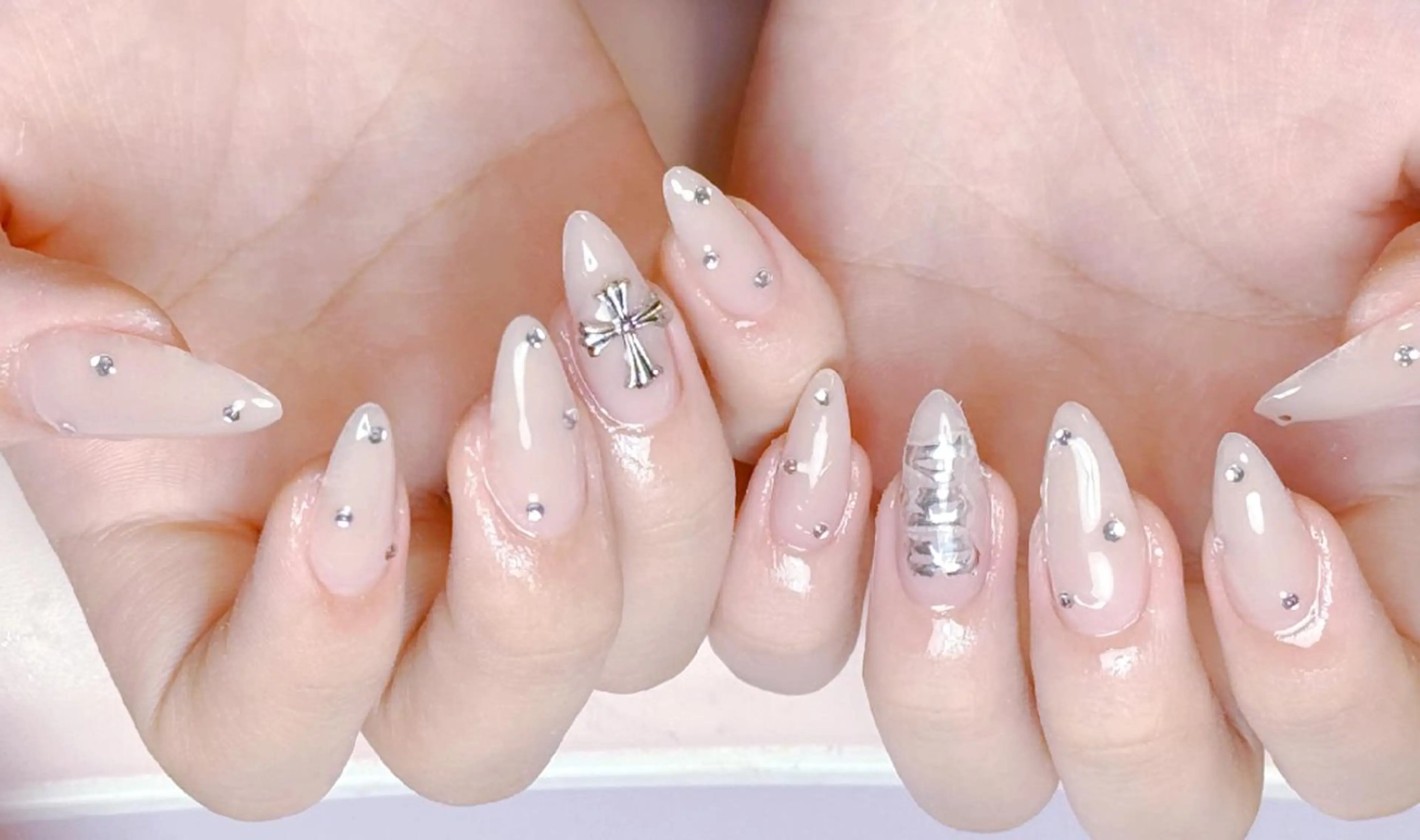 ネイル 小島 阿佑美のネイルデザイン