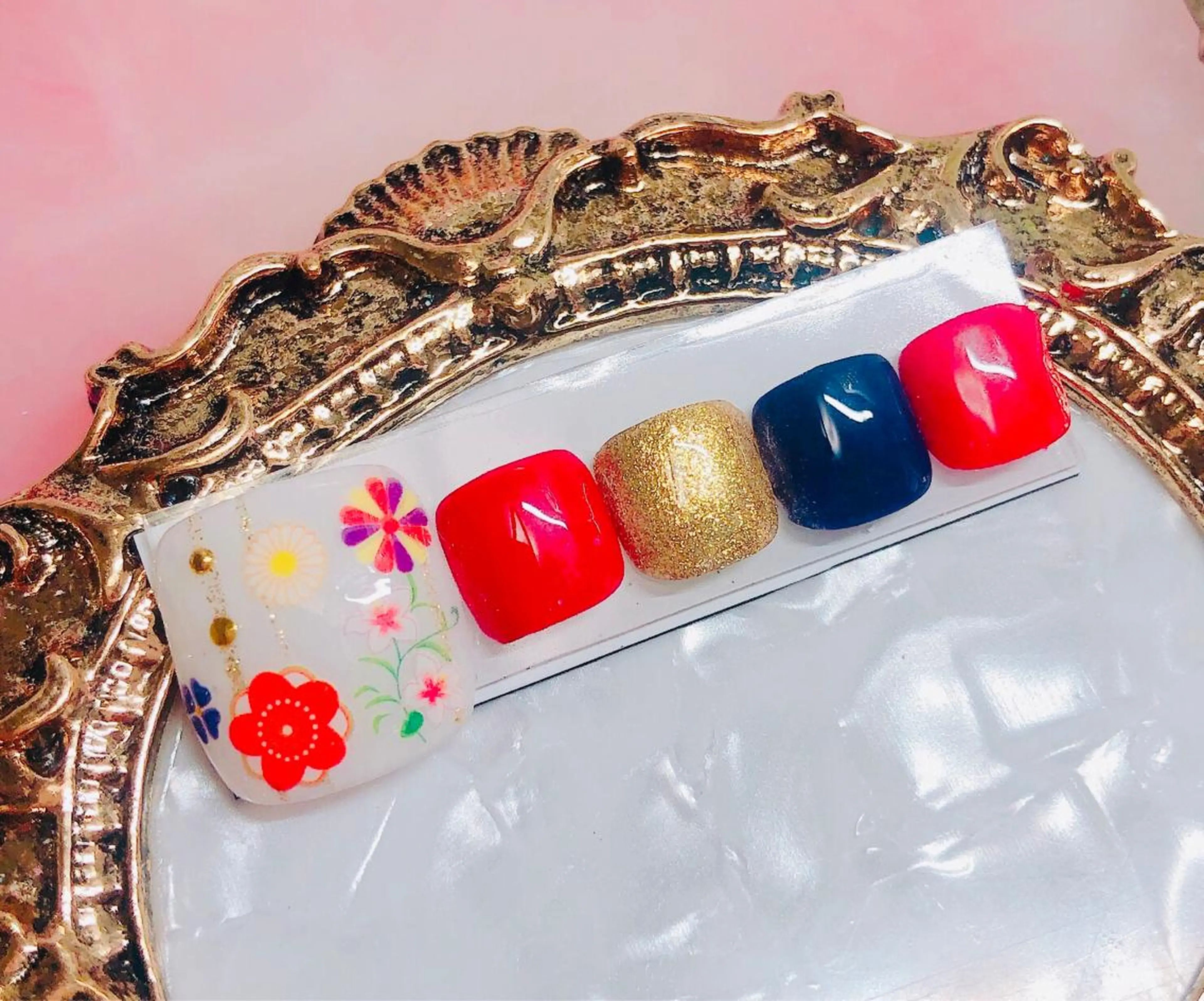 ネイル フットネイル フットネイル CROWN プライベートサロンのネイルデザイン