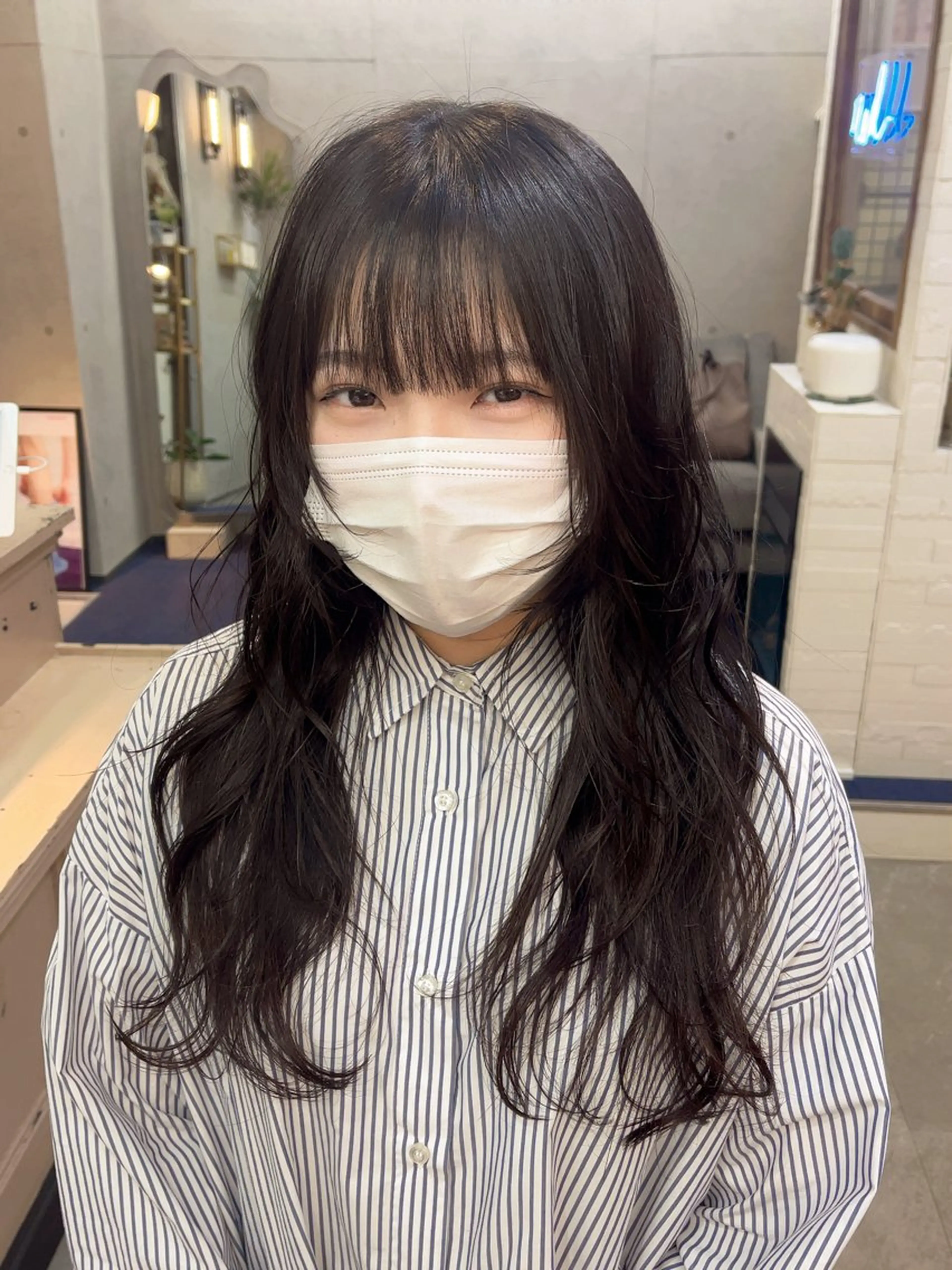 セミロング カラー ハイレイヤー レイヤーカット カット ヘアカラー トリートメント MIES amane(アマネ)のヘアスタイル