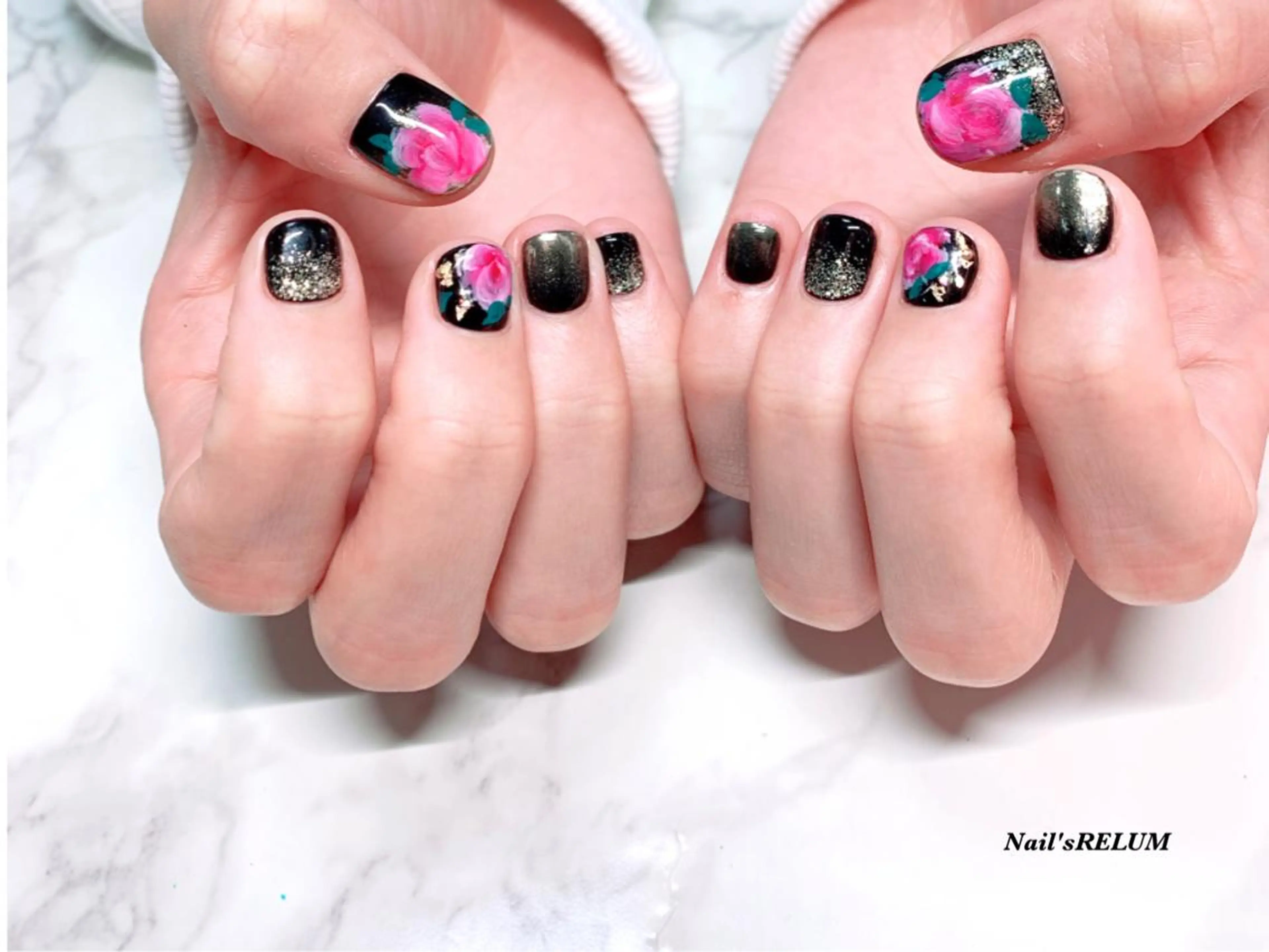 ネイル THECOLORS所属・近貞 莉奈のネイルデザイン