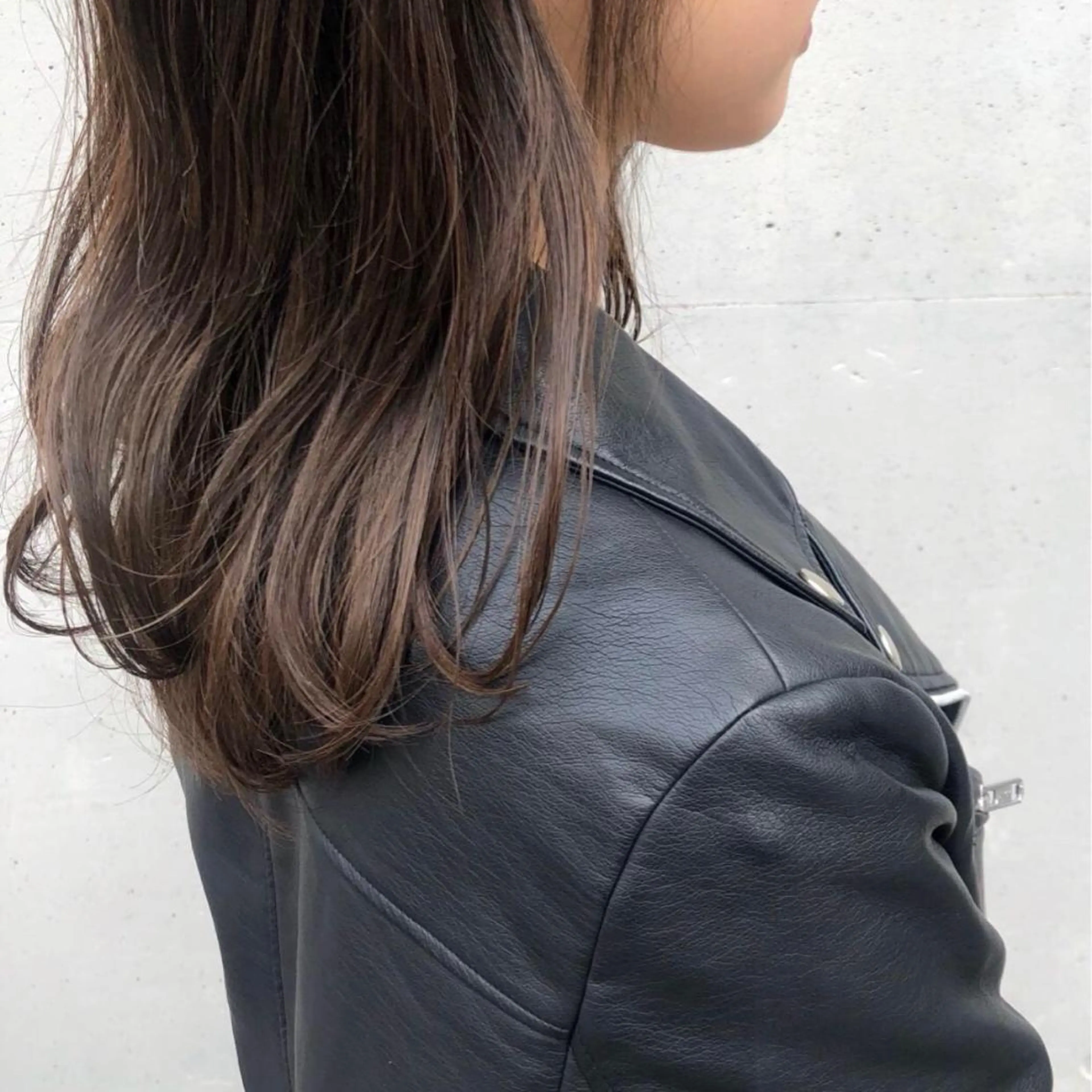 セミロング カラー ヘアアレンジ ベージュカラー 透明感カラー カット ヘアカラー トリートメント 酸性縮毛矯正🧴韓国 レイヤー/髪質改善のヘアスタイル