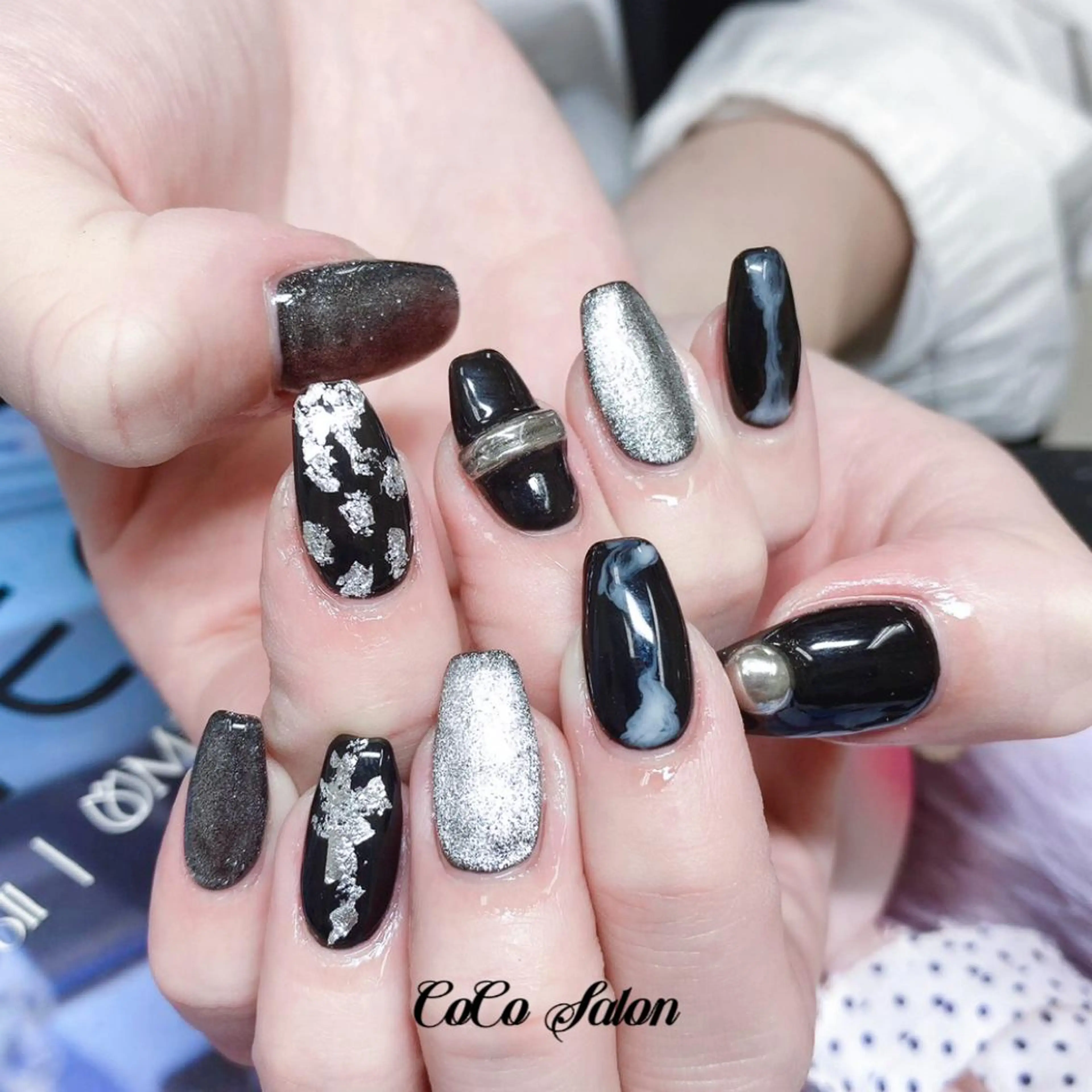 ネイル 長さ出し ジェルネイル キラキラネイル 韓国ネイル マグネットネイル ハンドネイル CoCoSalon ネイル/まつ毛予約のネイルデザイン