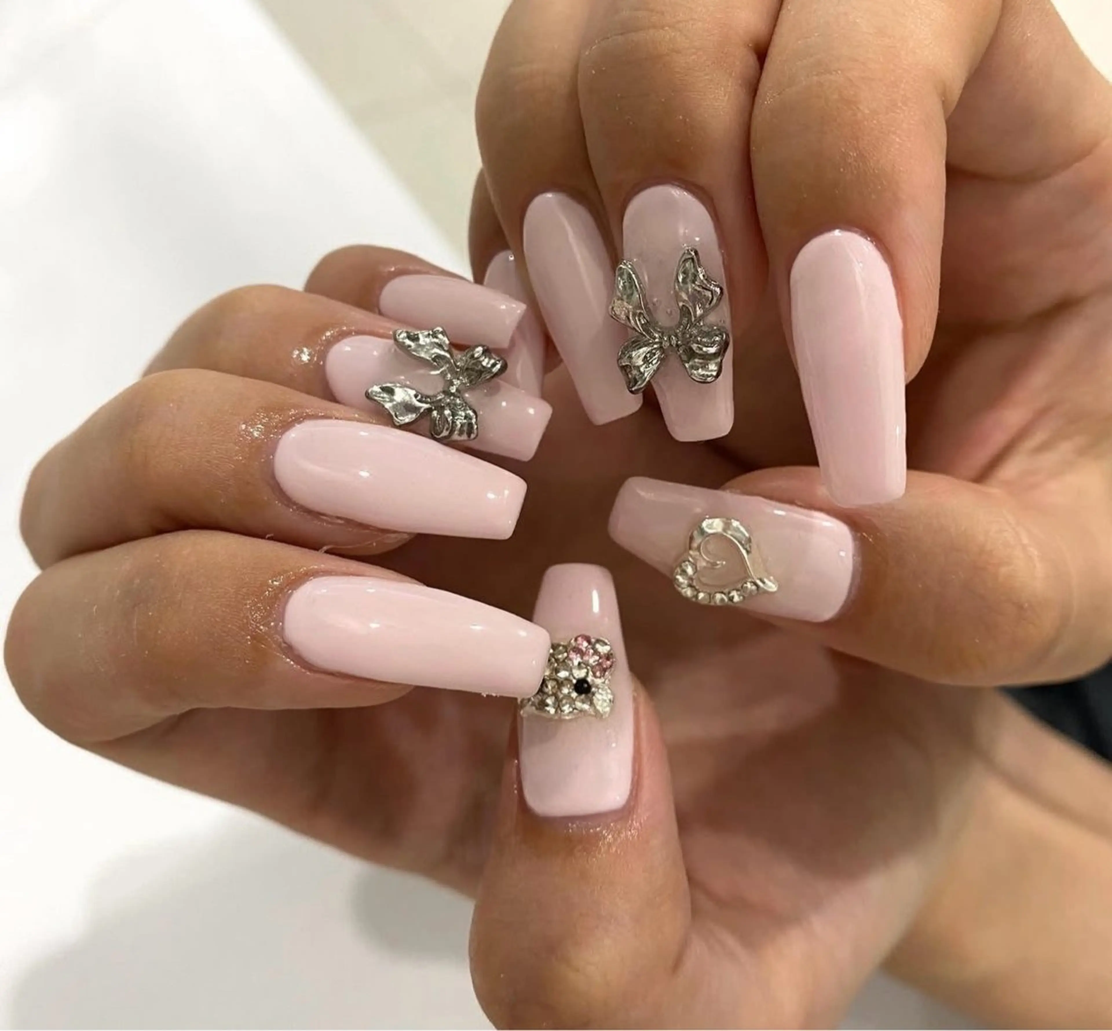 ネイル グラデーション キラキラネイル ワンカラーネイル 冬ネイル Jenn Nail Salonのネイルデザイン