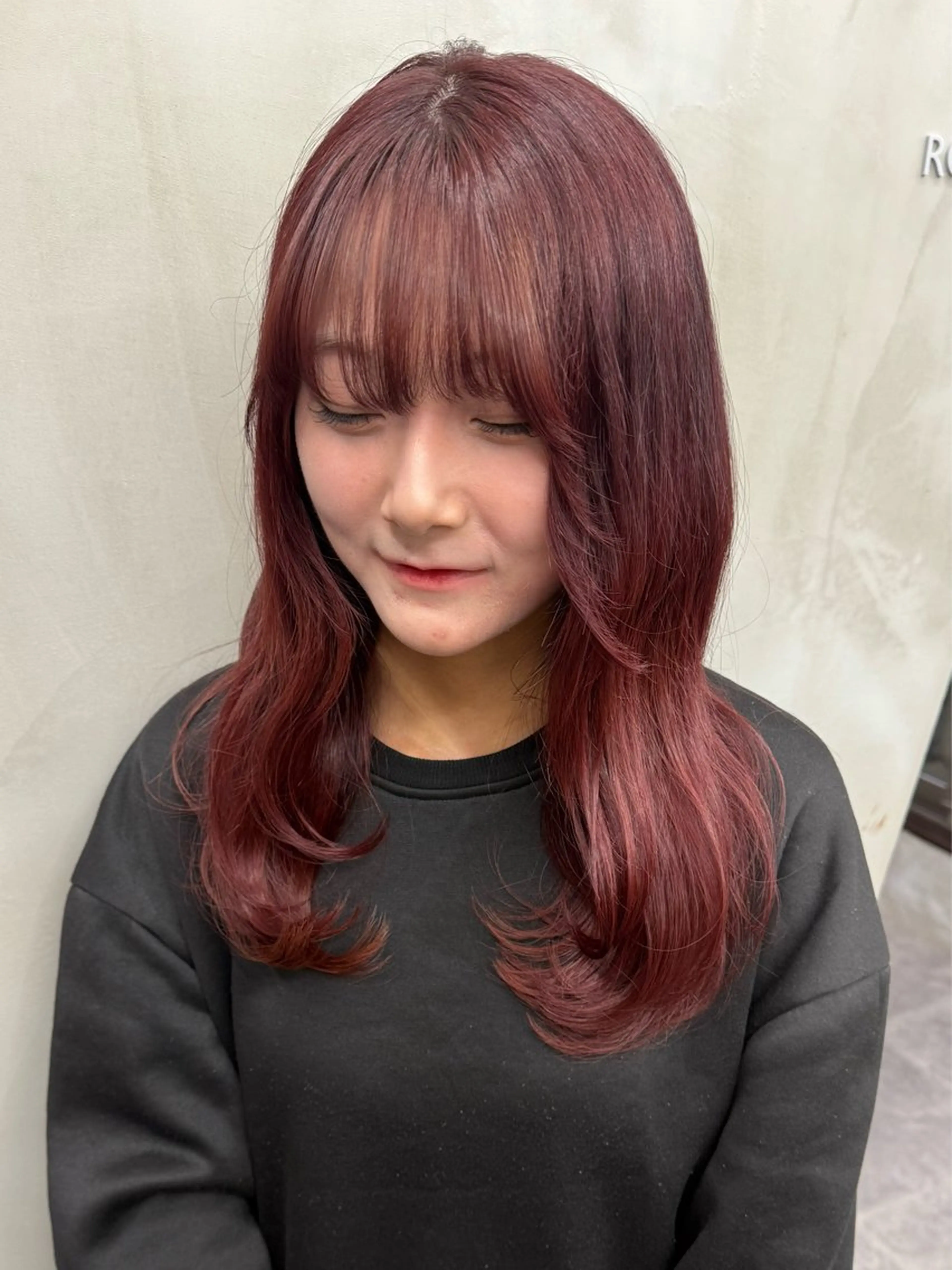 セミロング カラー ブリーチ ピンクカラー レッドカラー ヘアカラー トリートメント M CHIHIROのヘアスタイル